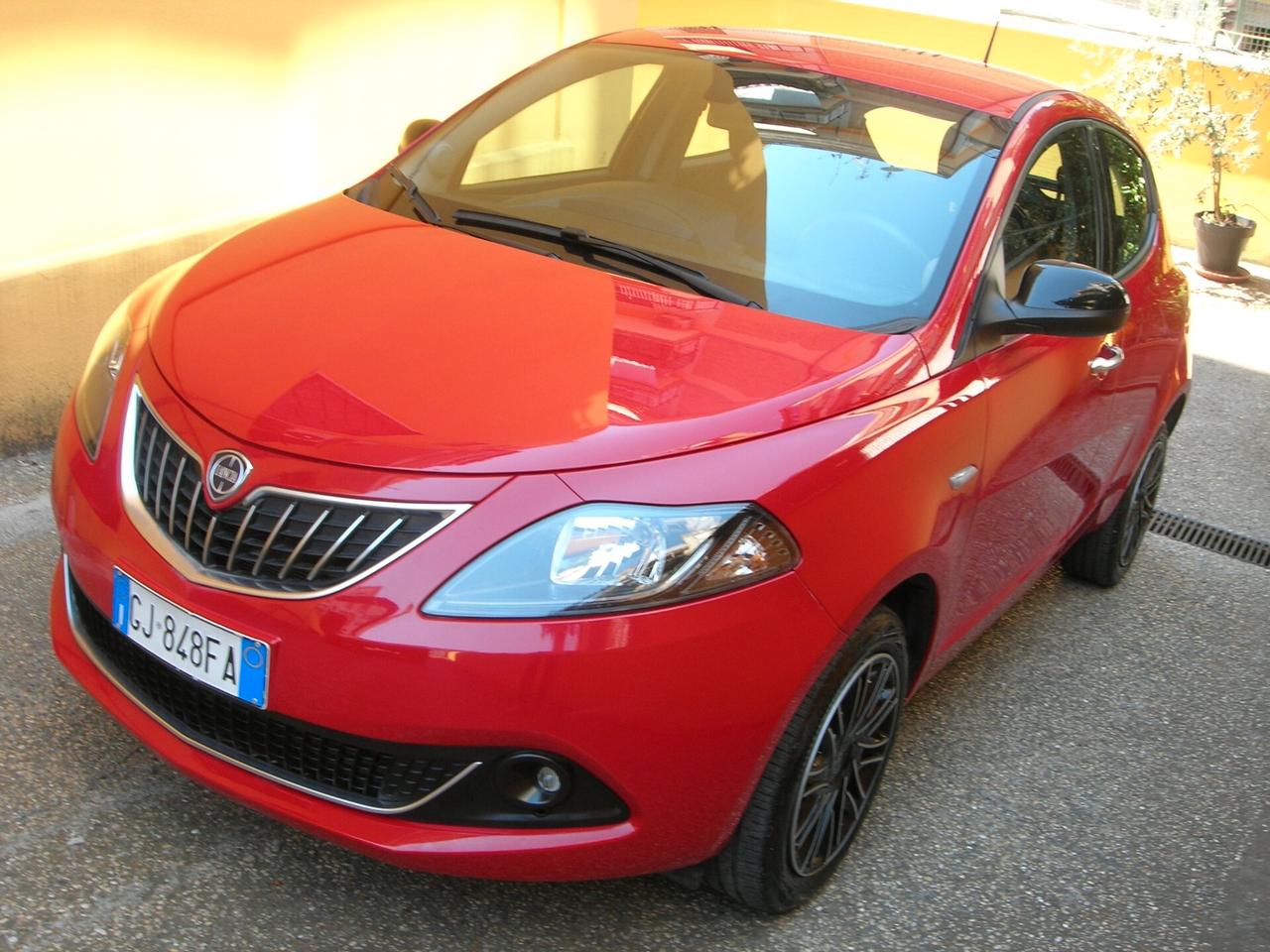 Lancia Ypsilon 1.0 FireFly 5 porte S&S Hybrid Ecochic Gold