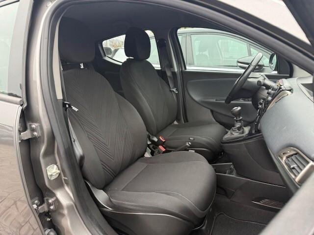 Lancia Ypsilon 1.0 FireFly 5 porte S&S Hybrid Ecochic Gold