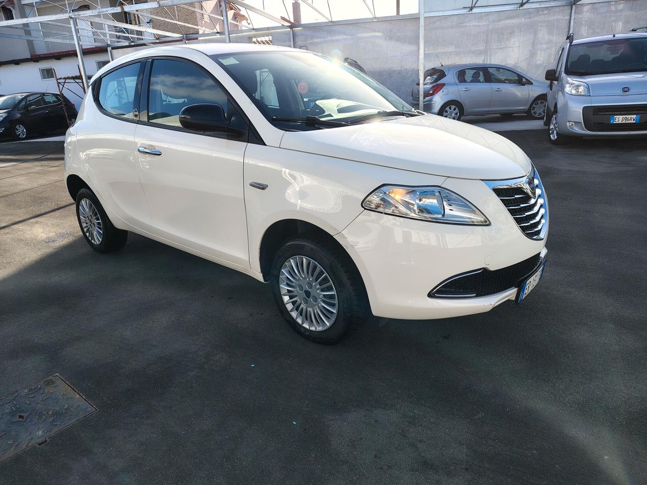 Lancia Ypsilon 0.9 TwinAir 85 CV 5 porte Metano Ecochic Gold