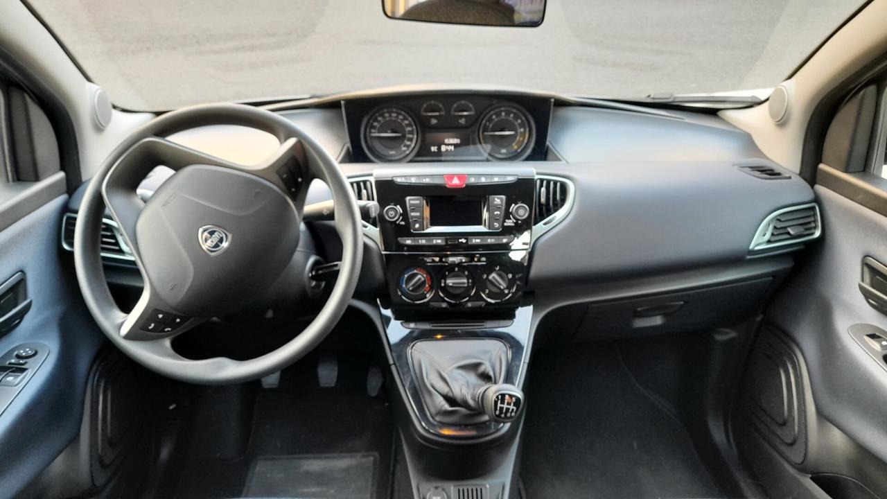 Lancia Ypsilon 1.0 FireFly 5 porte S&S Hybrid Gold Plus