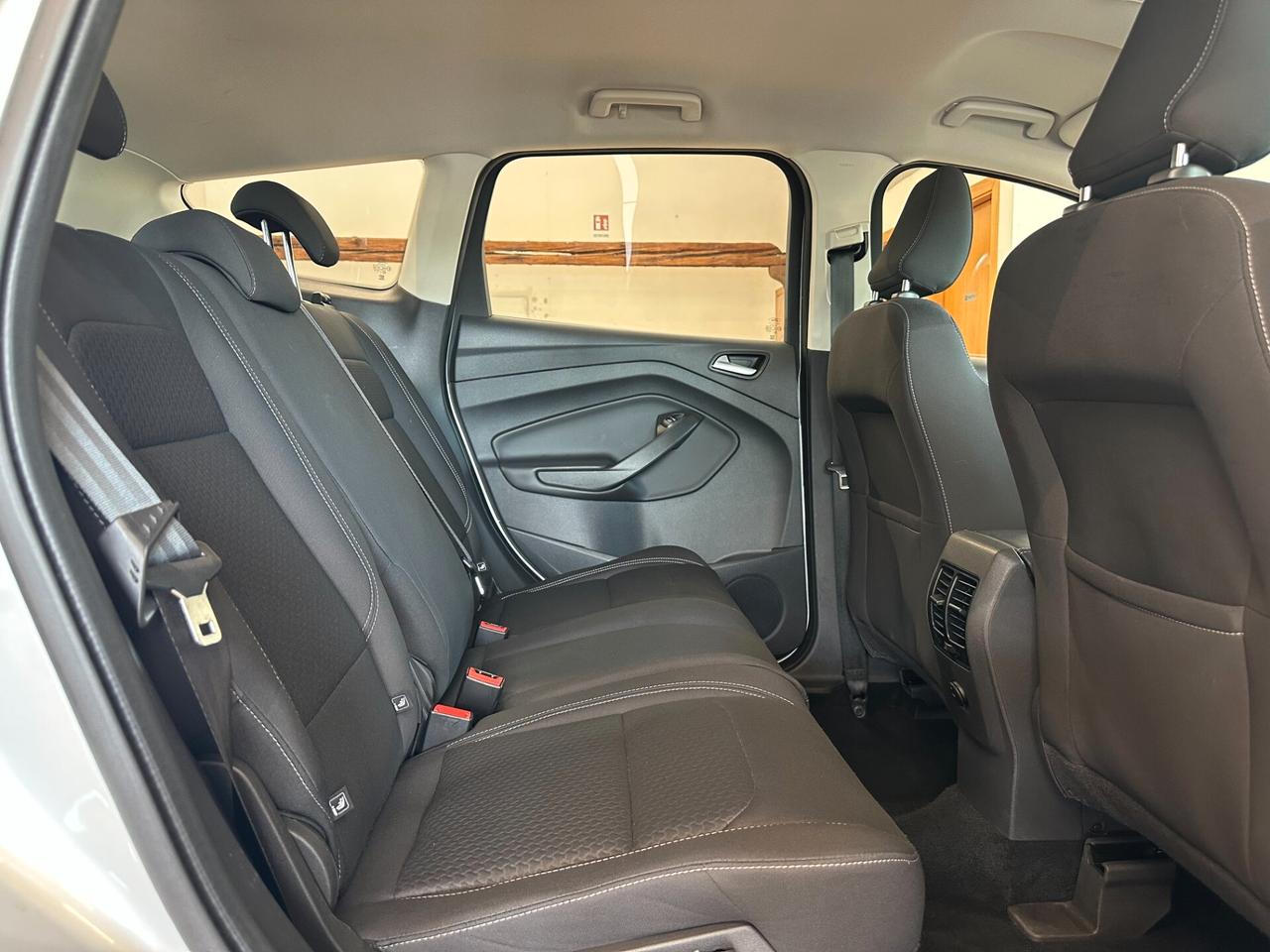 FORD KUGA 2.0TDCI 120CV POWERSHIFT BUSINESS *NEOPATENTATI*CARPLAY*NAVI*