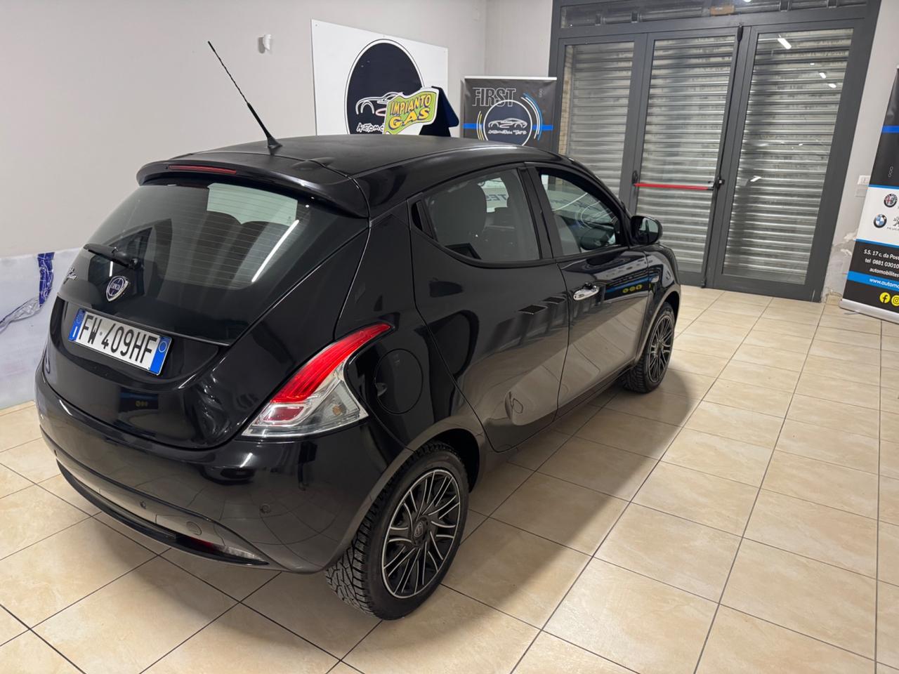 Lancia Ypsilon 1.2 69 CV 5 porte GPL Ecochic Elefantino Blu