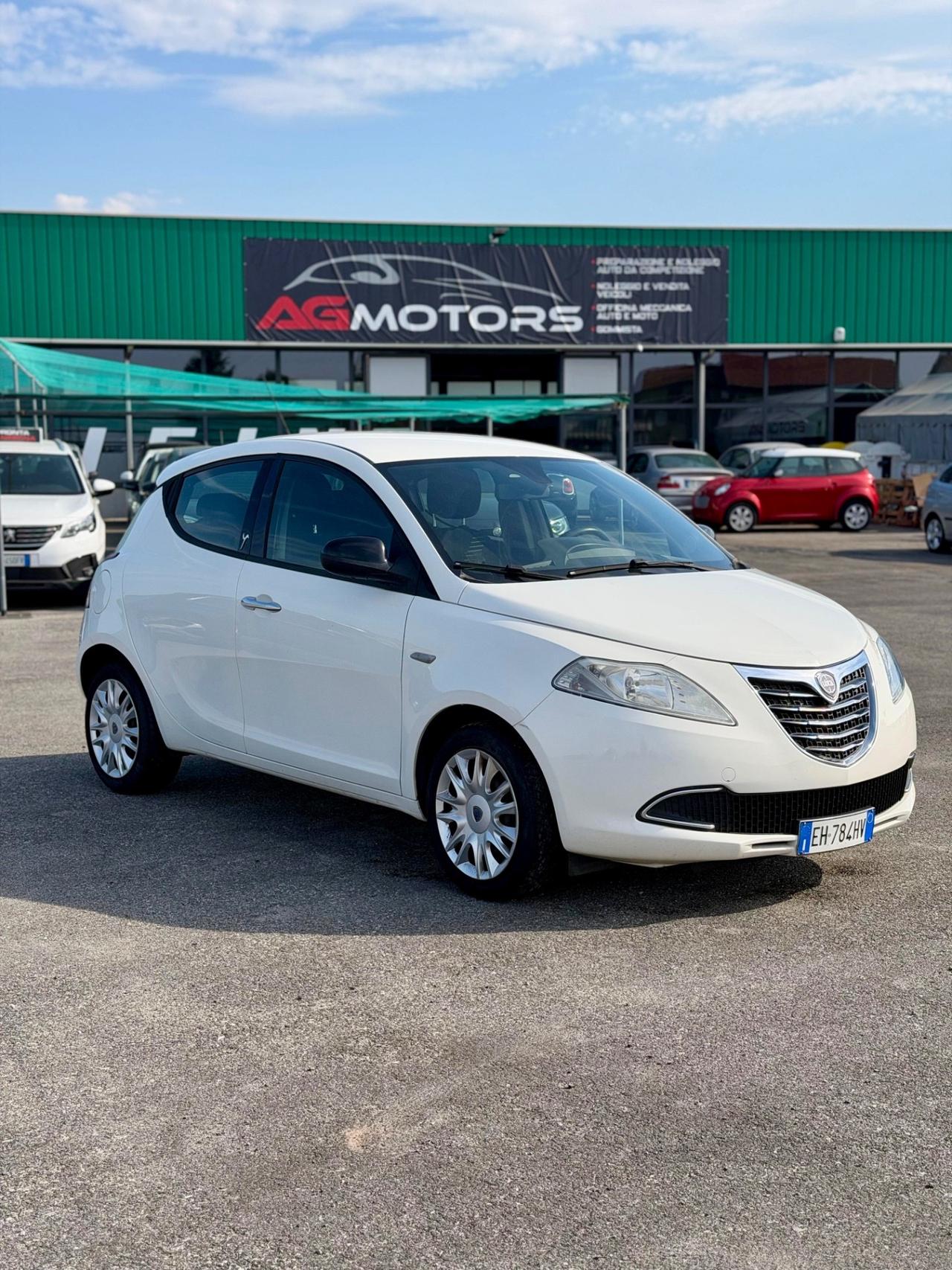 Lancia Ypsilon 1.2 69 CV 5 porte S&S Platinum