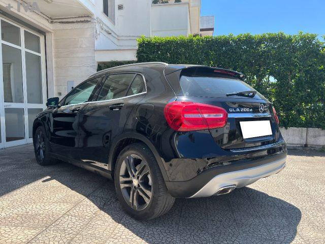 MERCEDES-BENZ GLA 200 d Automatic Sport
