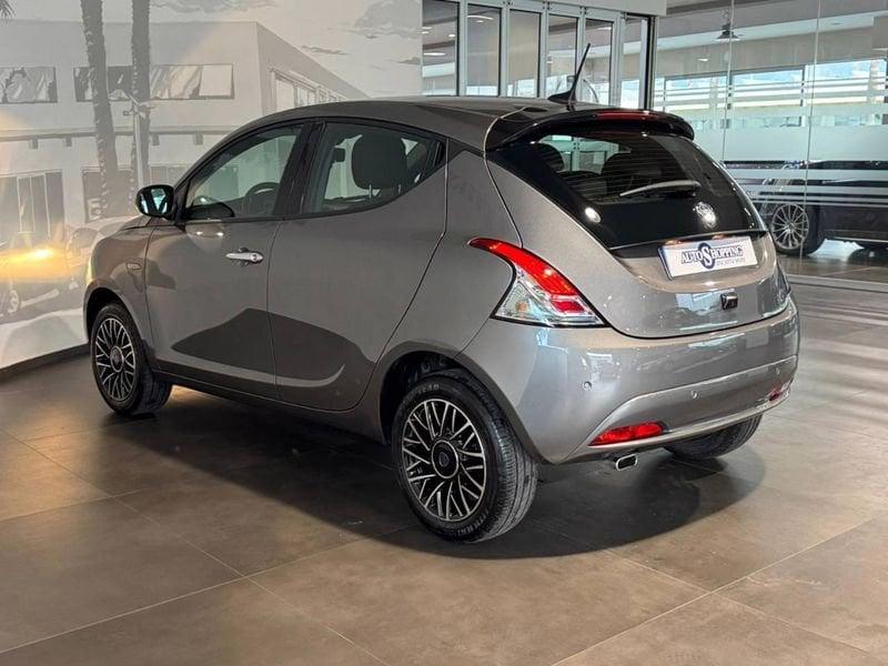 Lancia Ypsilon 3ª serie 1.0 FireFly 5 porte S&S Hybrid Platino