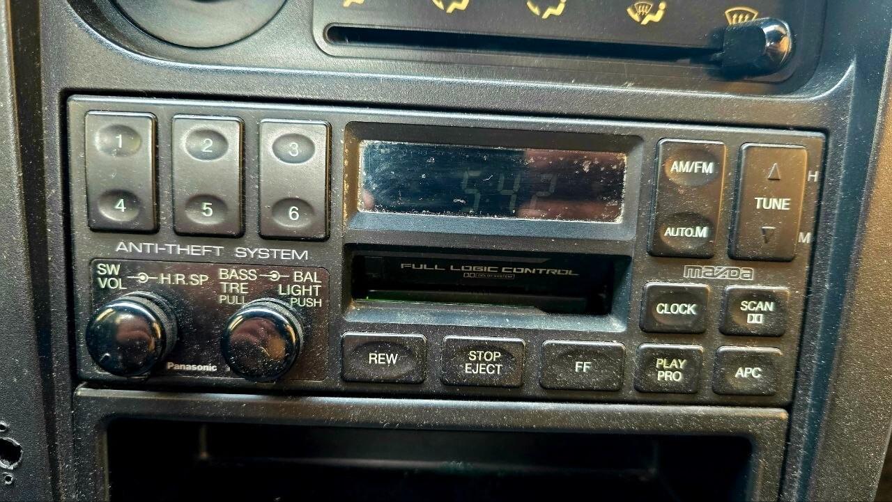 Mazda MX-5 1.8i 16V cat