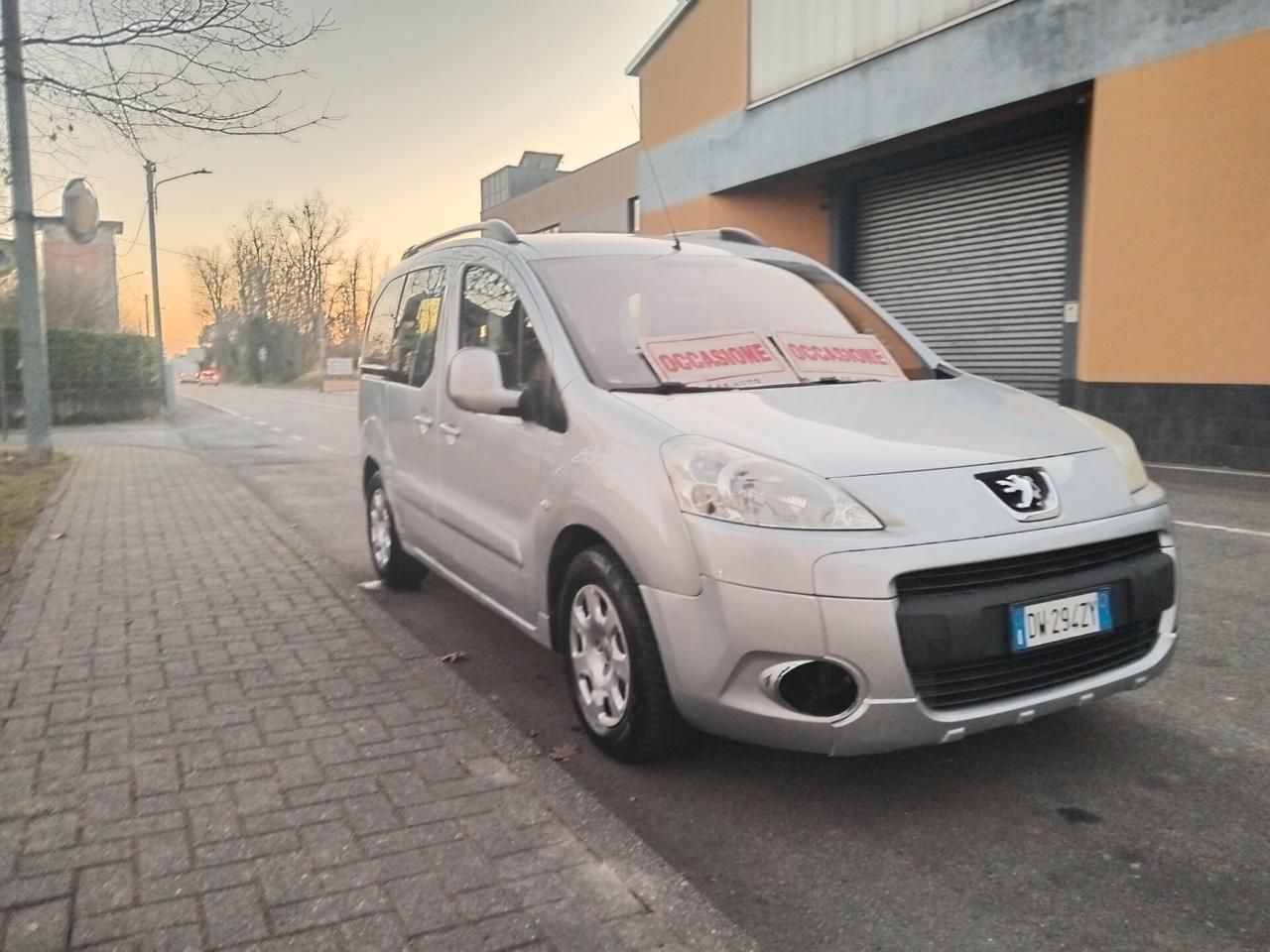Peugeot Partner Tepee 1.6 HDi 90CV Outdoor 5 POSTI FURGONATO X NEO PATENTATI