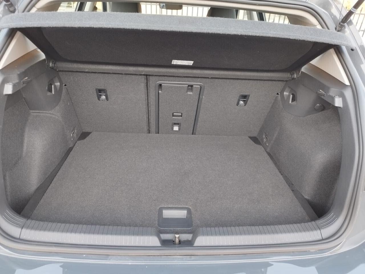 Volkswagen Golf 1.0 eTSI EVO DSG Life