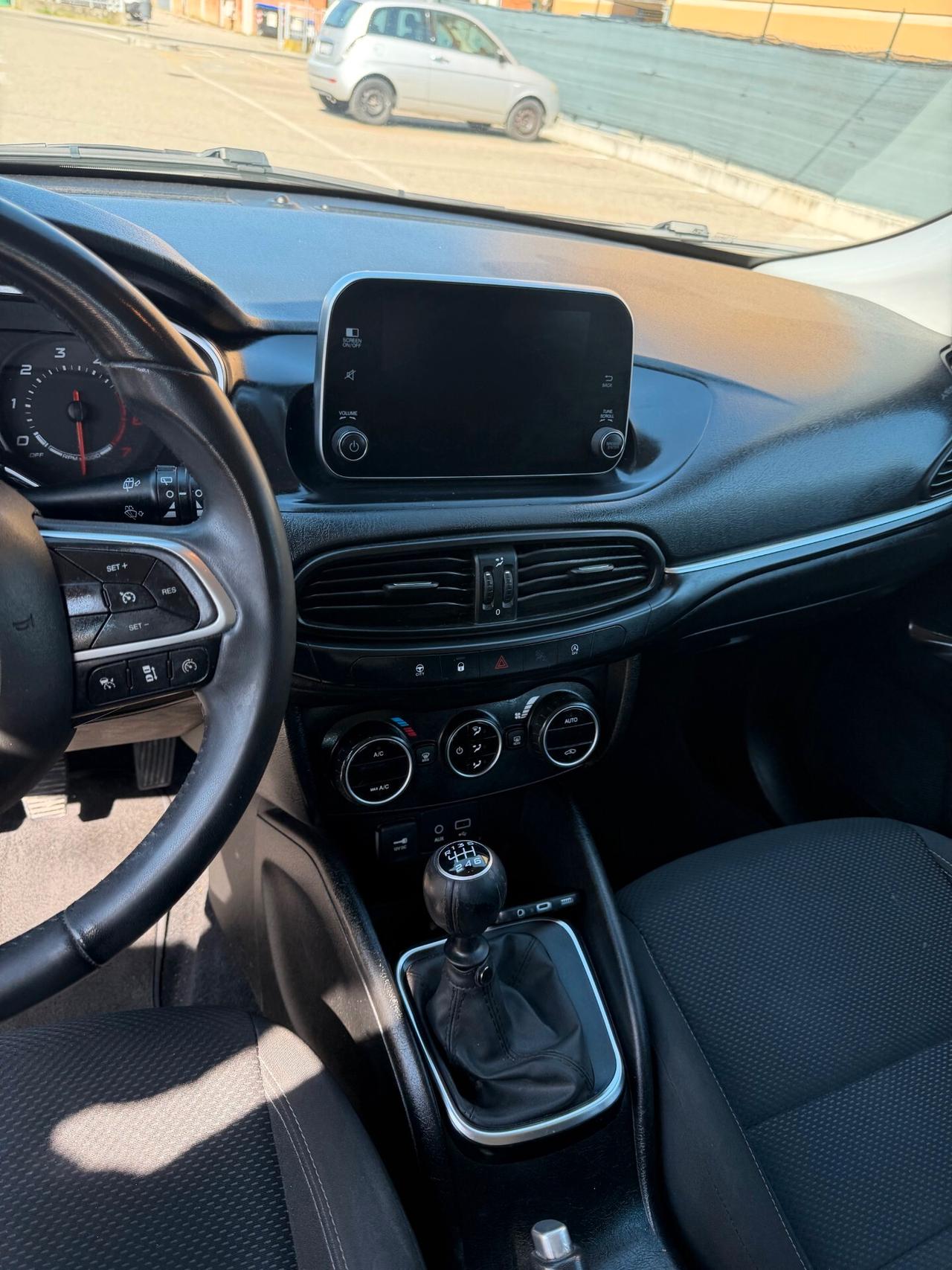 Fiat Tipo 1.6 mjt - NEOP. - NAV. - 12 MESI DI GARANZIA -