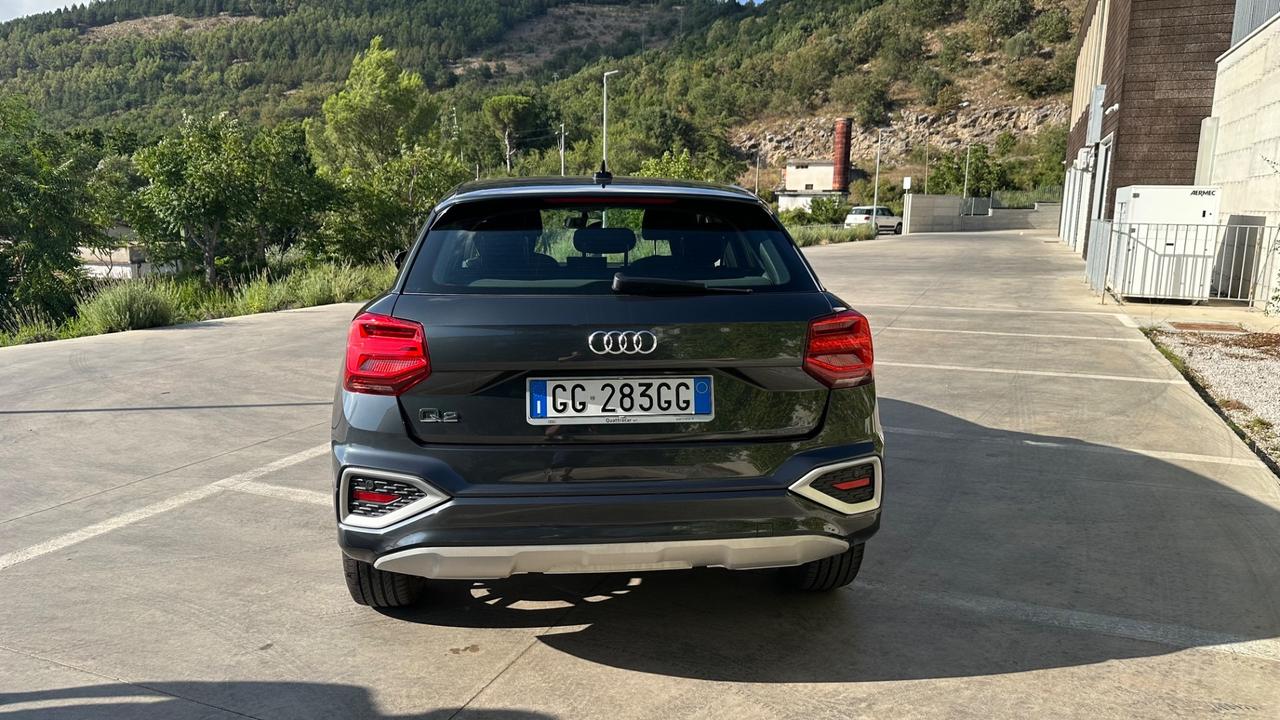 Audi Q2 30 TDI Identity Black