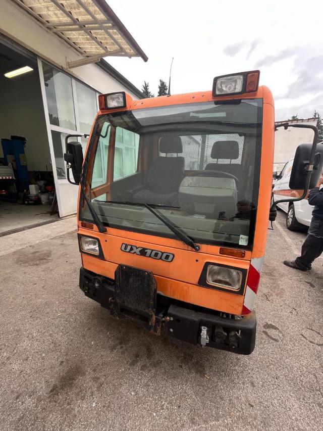 UNIMOG MACCHINA OPERATRICE UX100