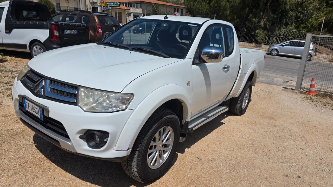 MITSUBISHI L200 2.5 DI-D AUTOCARRO 2014 INTEN TEND CLU € 12.500,00 + IVA