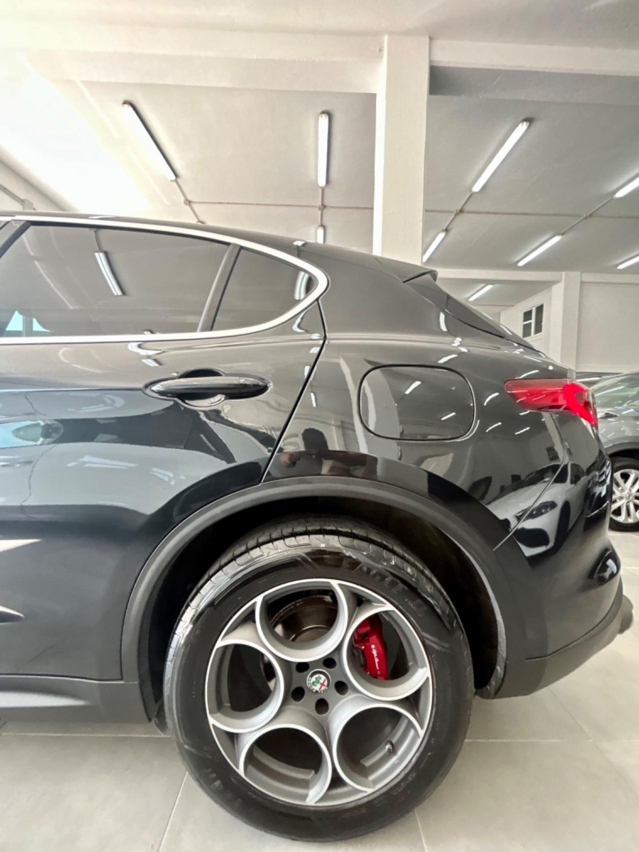 Alfa Romeo Stelvio 2.2 210 CV AT8 Q4 FINANZIABILE