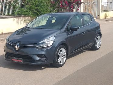 Renault Clio dCi 8V 75 CV Start&Stop 5 porte moschino Duel