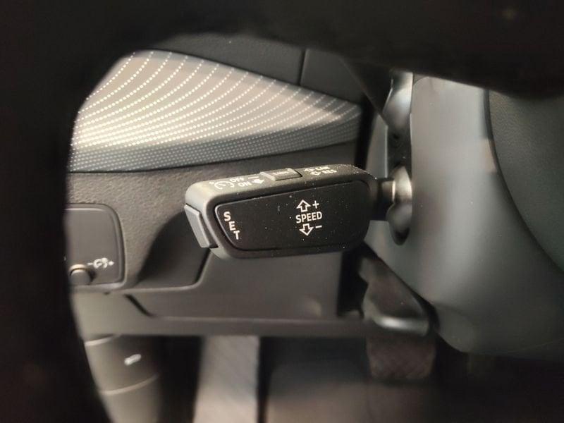 Audi Q2 Q2 35 TDI S tronic Identity Black