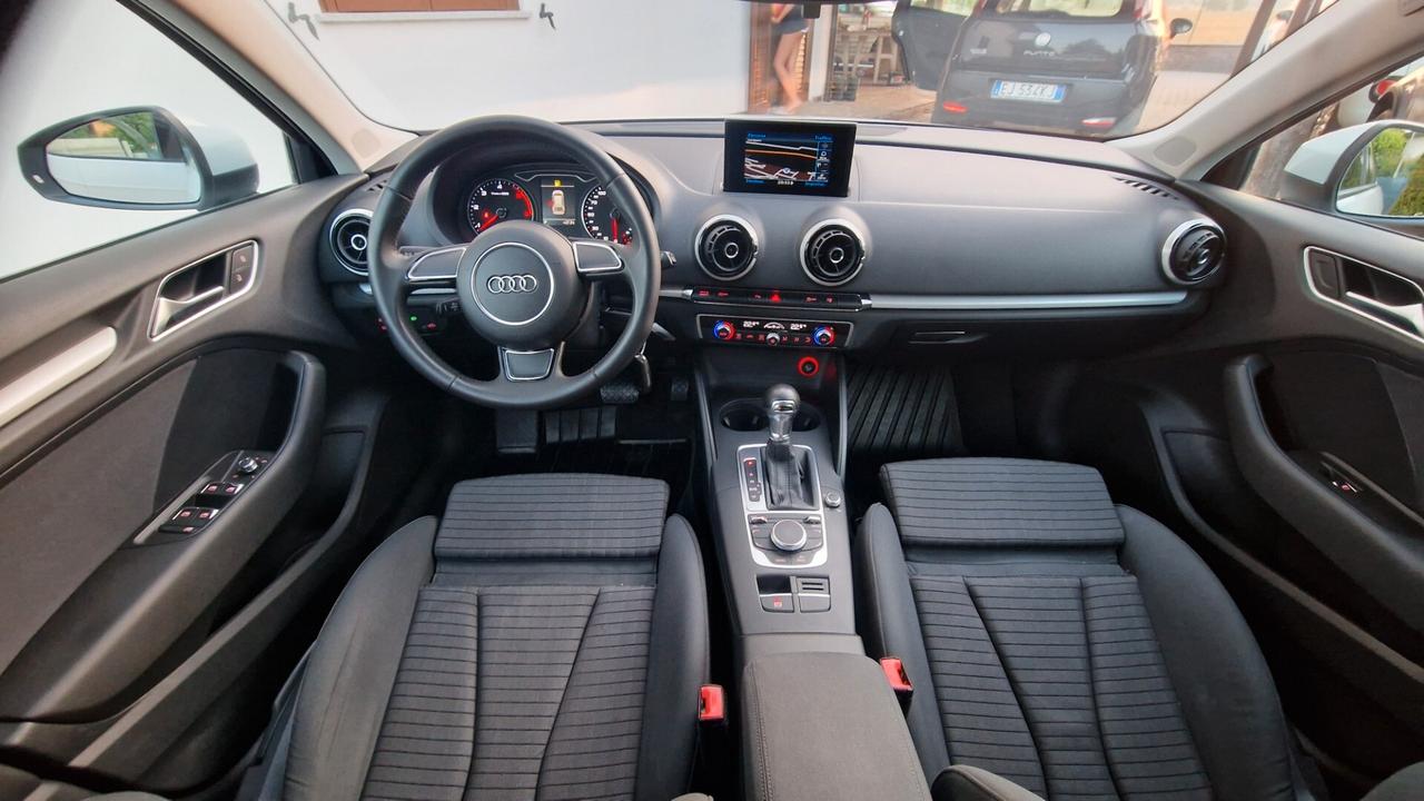 Audi A3 1.6 TDI S tronic Business