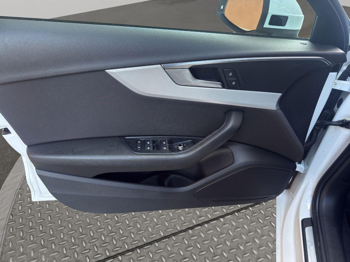 AUDI - A4 Avant - 2.0 TDI 150CV S tronic S LINE