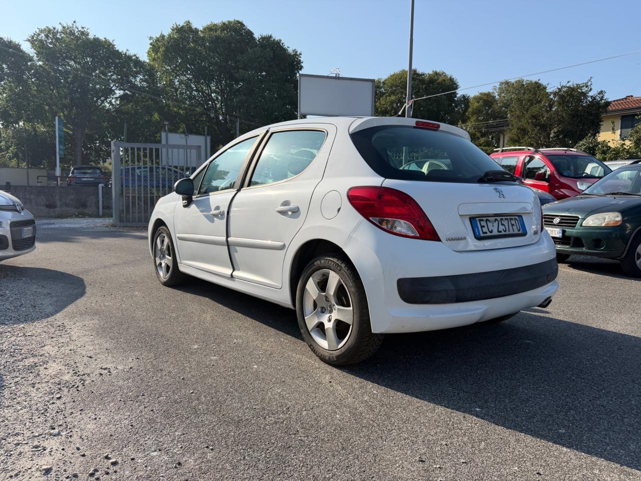 Peugeot 207 1.6 8V HDi 93CV 5p. XS