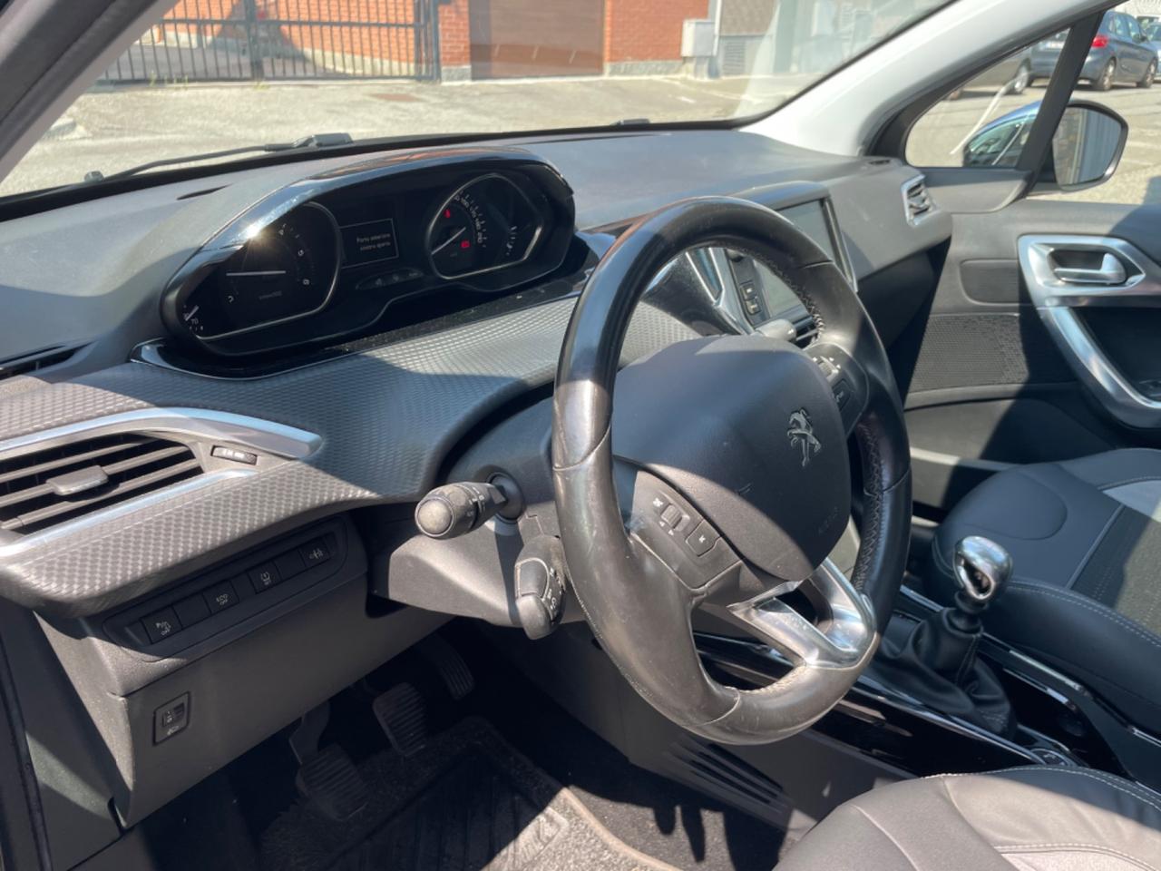 Peugeot 2008 1.6 e-HDi 115 CV Stop&Start Féline