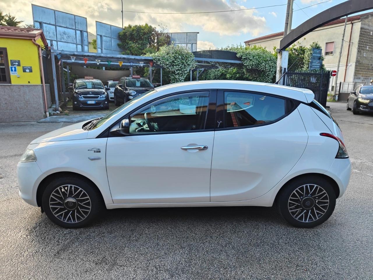Lancia Ypsilon 1.2 69 CV 5 porte GPL Ecochic Gold