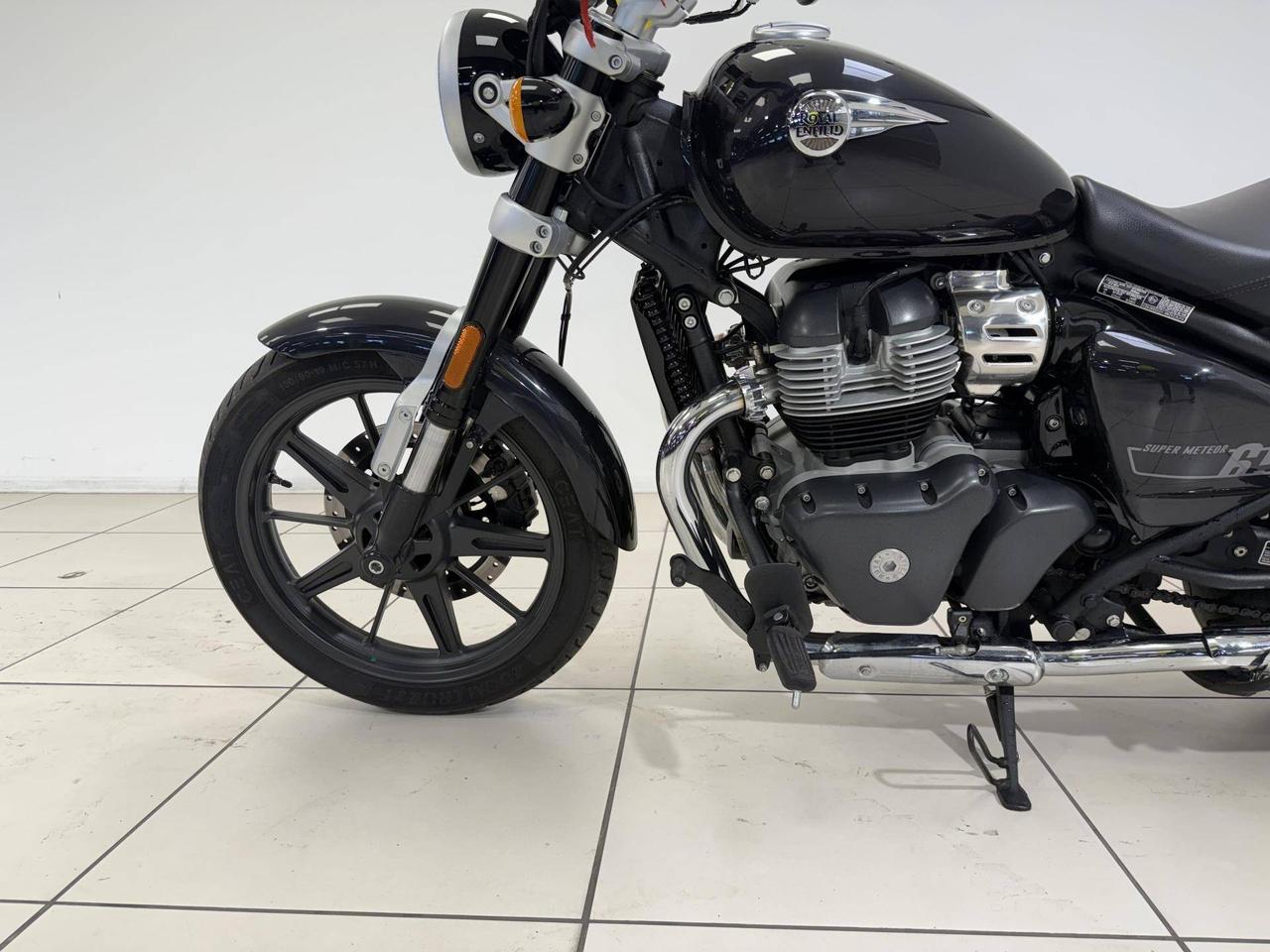 Royal Enfield Super Meteor 650 Astral