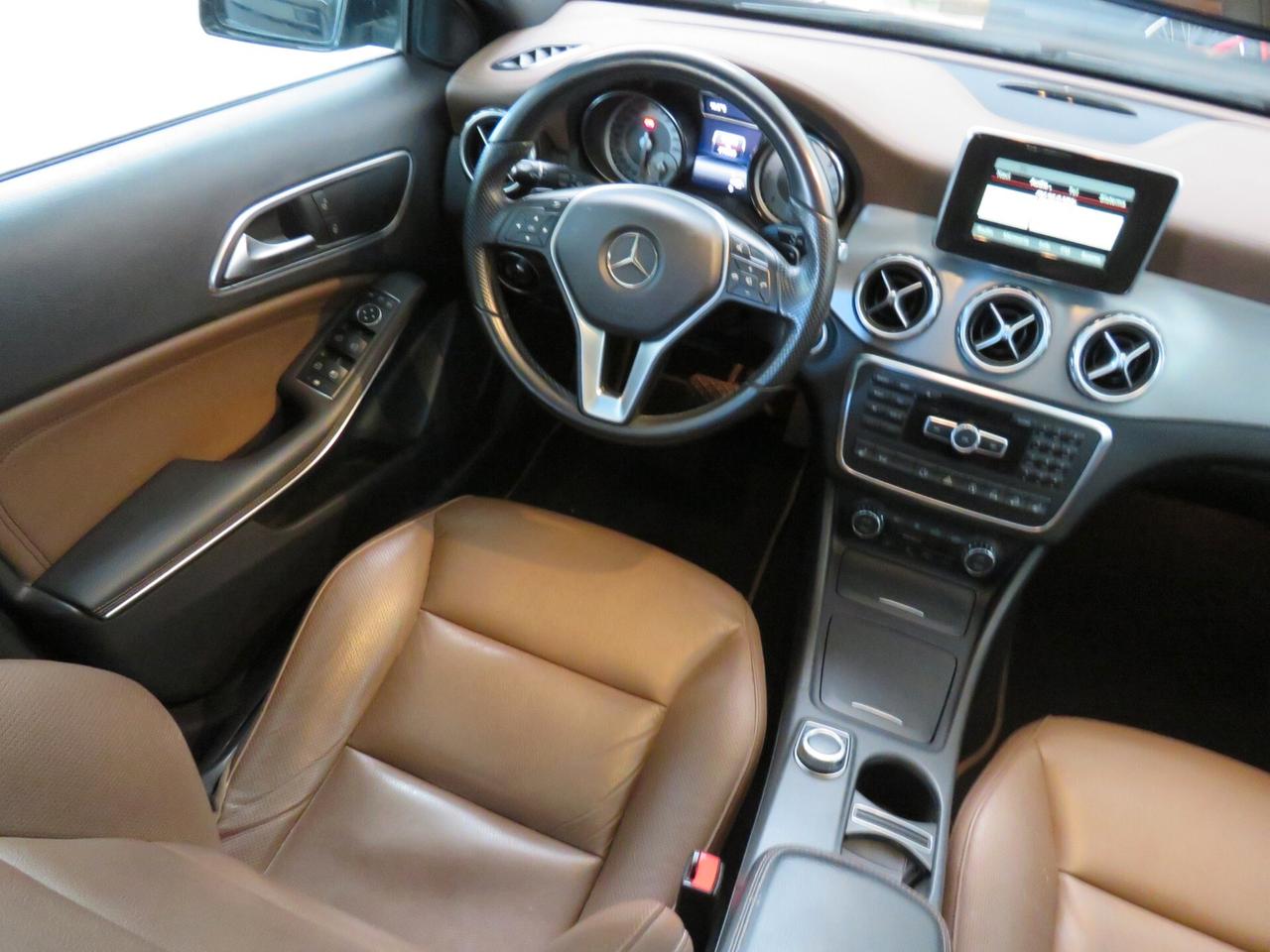 Mercedes-benz GLA 220 4matic premium