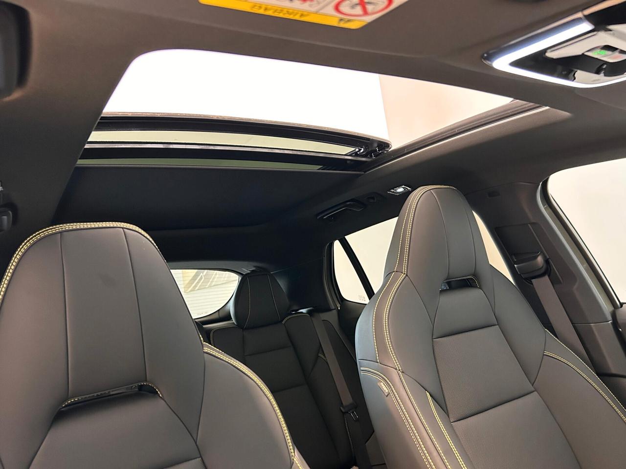 Lynk&co 01 PHEV More