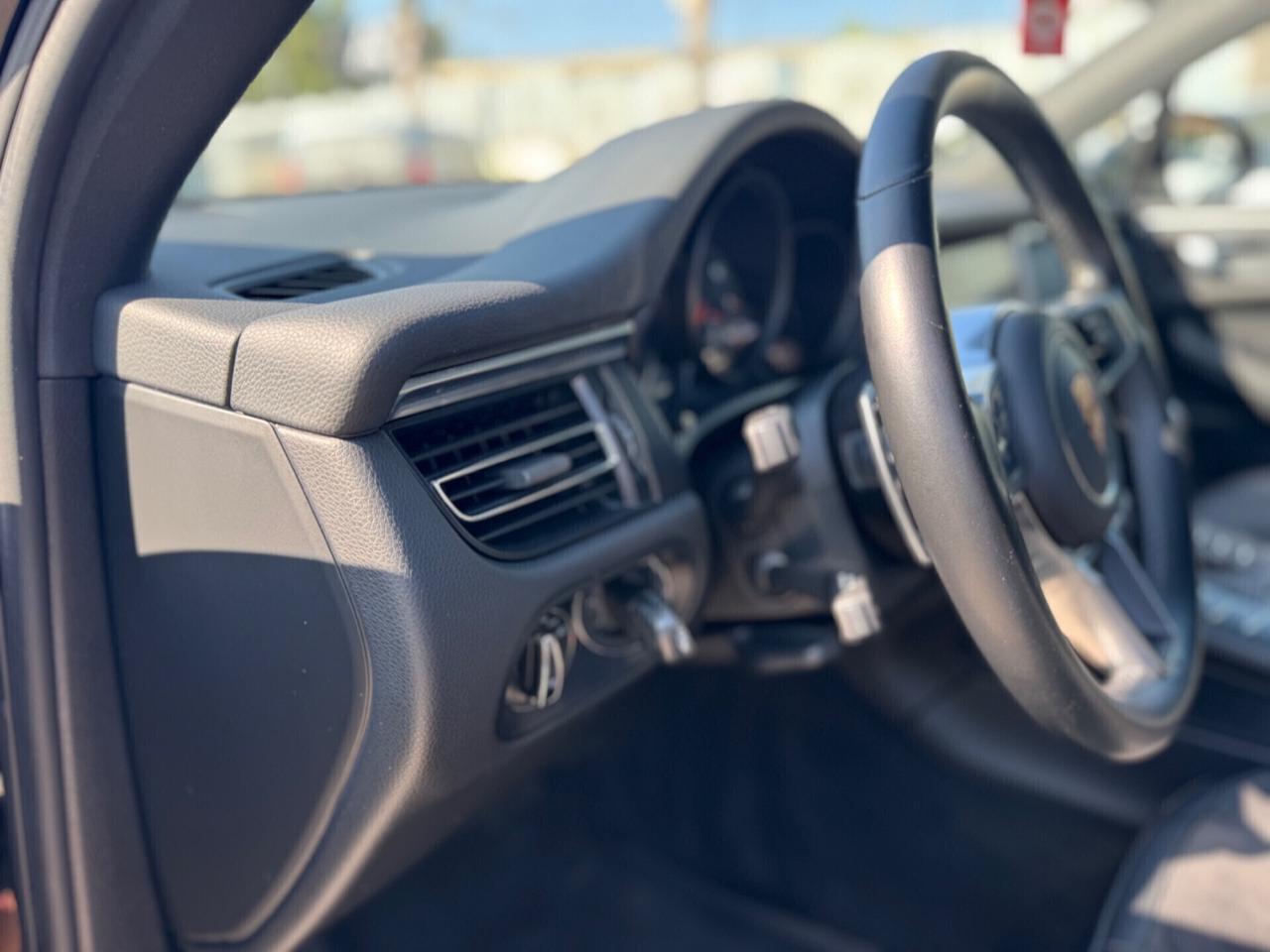 Porsche Macan 2.0 pari al nuovo