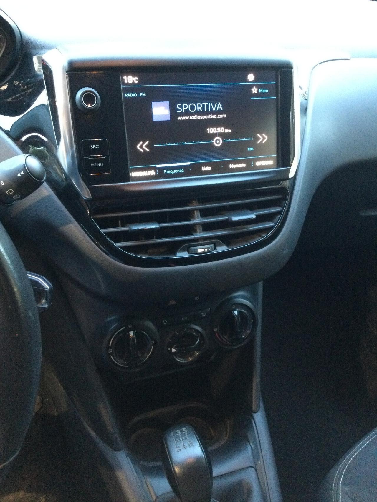 Peugeot 208 PureTech 82 3 porte Allure