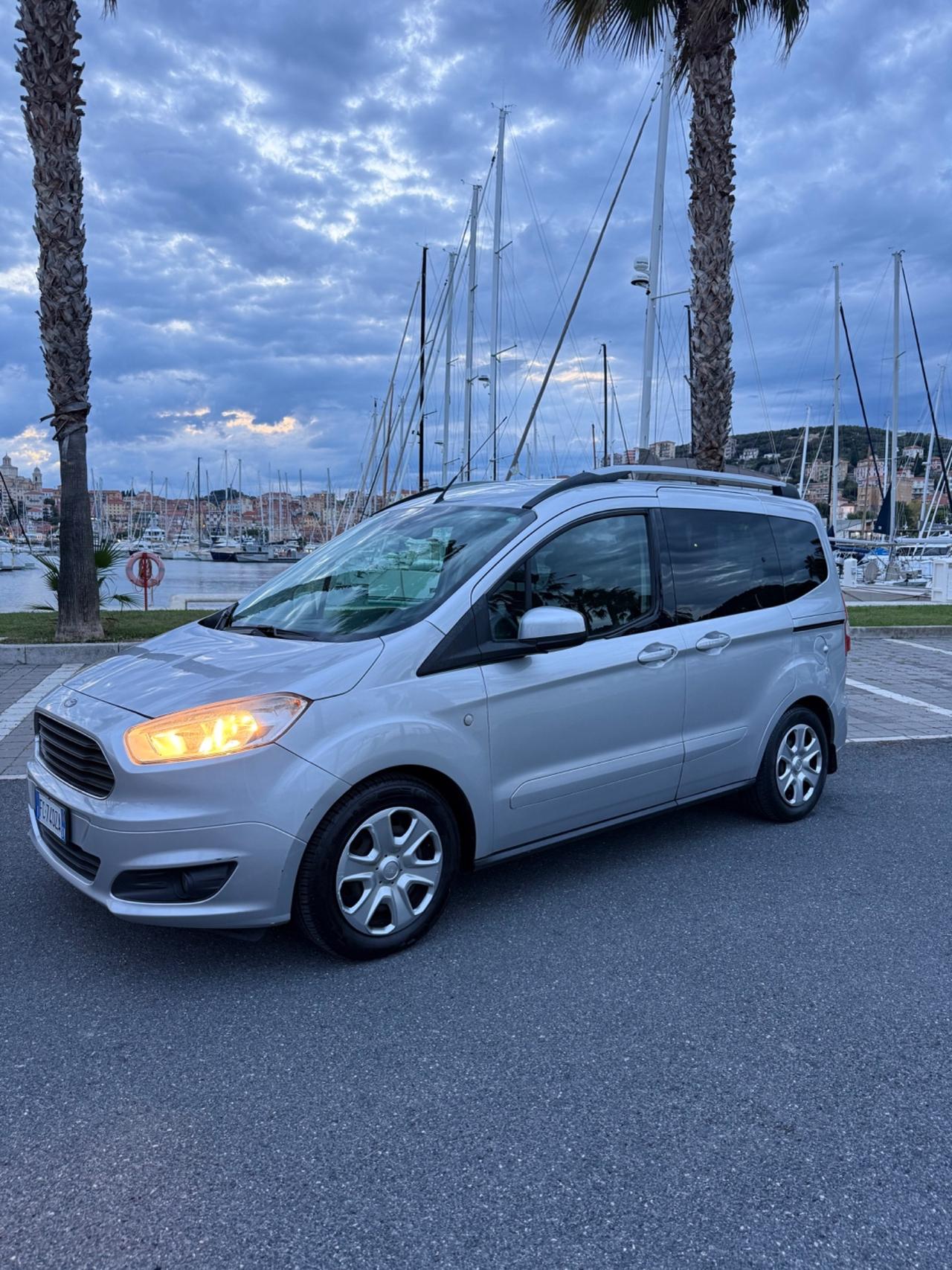 Ford Tourneo Courier 1.0 EcoBoost 100 CV Titanium