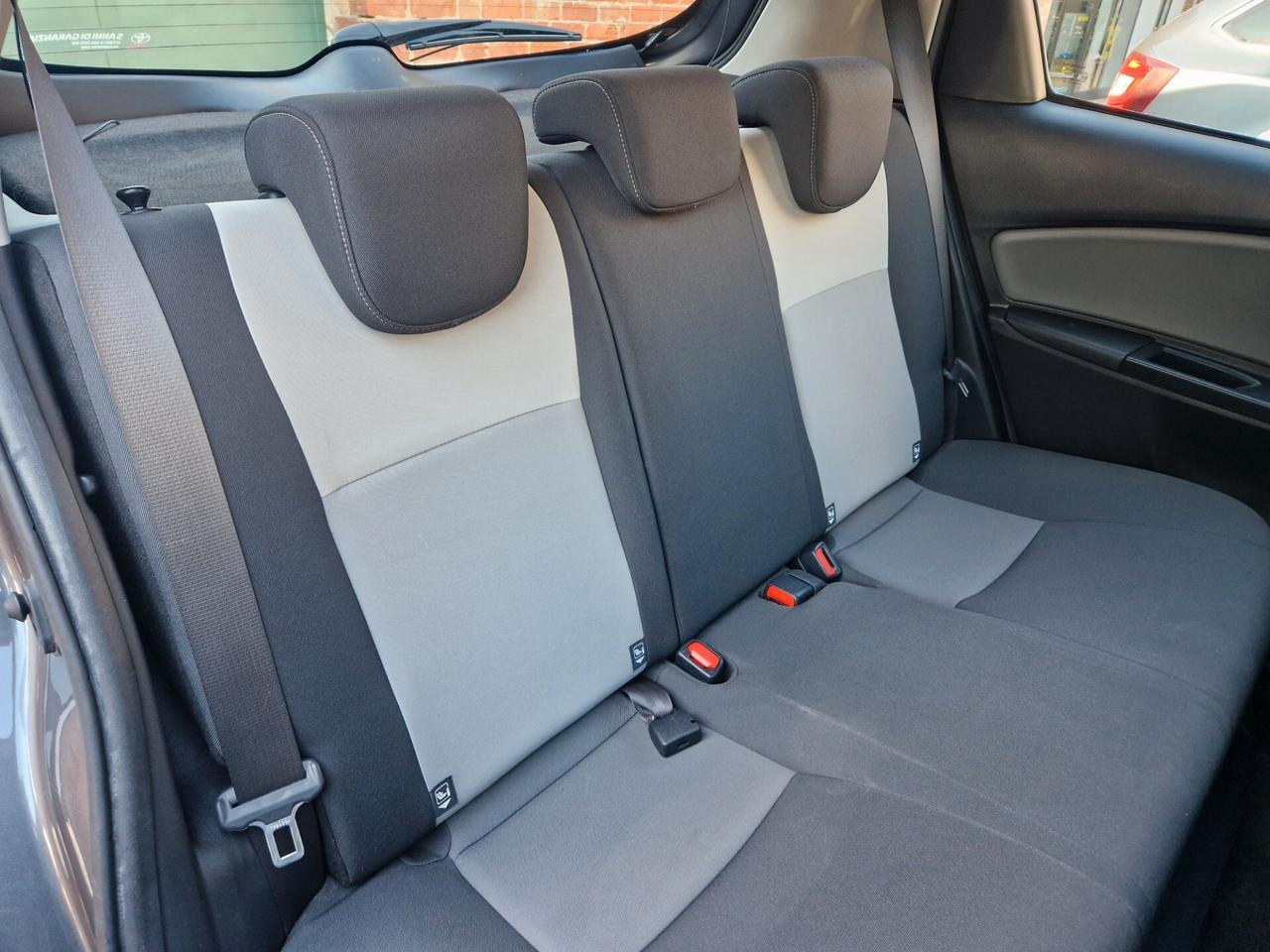 Toyota Yaris Hybrid 1.5 73CV AUTOMATICA, Bluetooth, Retrocamera, ADAS