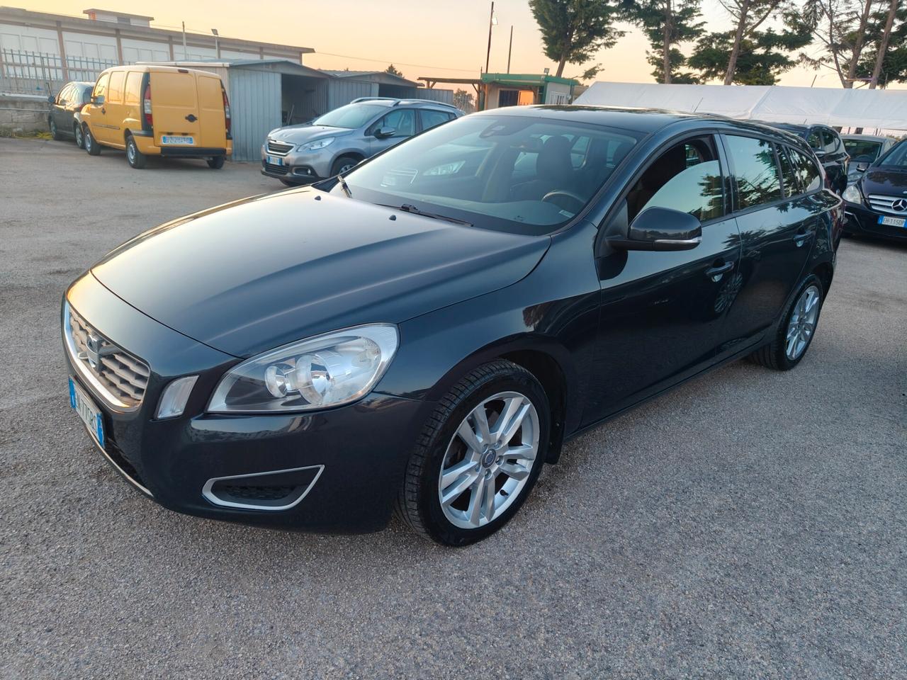 Volvo V60 D2 1.6 Momentum