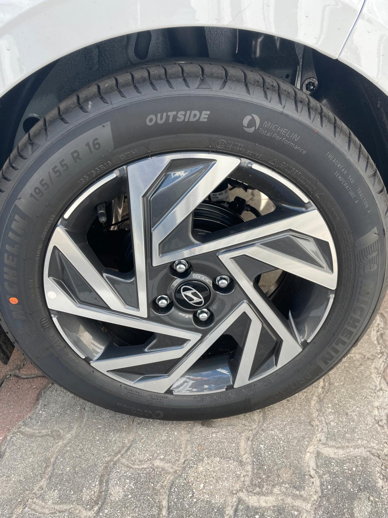 Hyundai i20 1.2 MPI MT GPL Connectline
