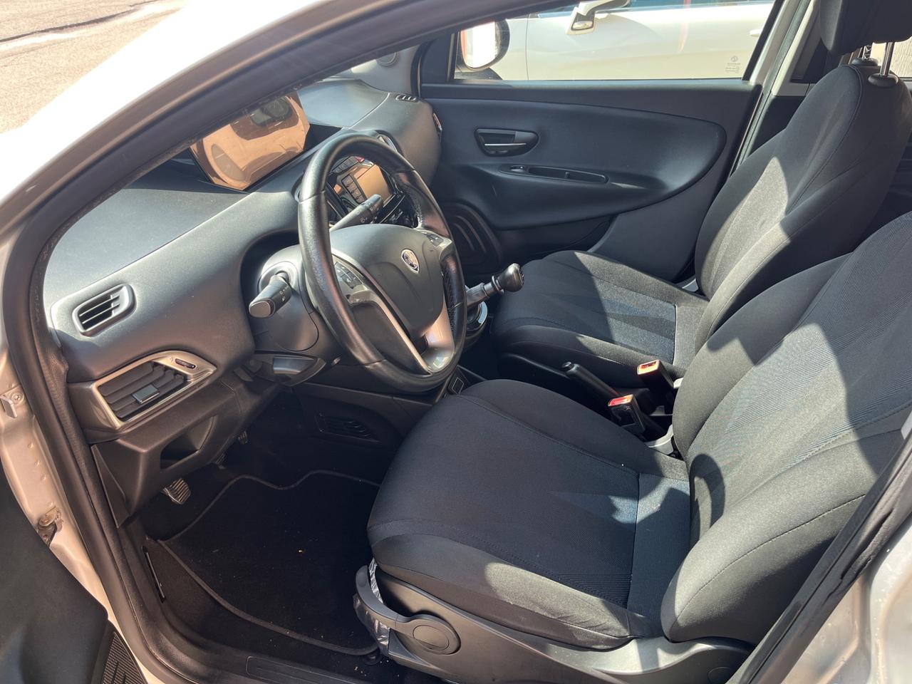 Lancia Ypsilon 1.2 69 CV 5 porte GPL Ecochic Silver