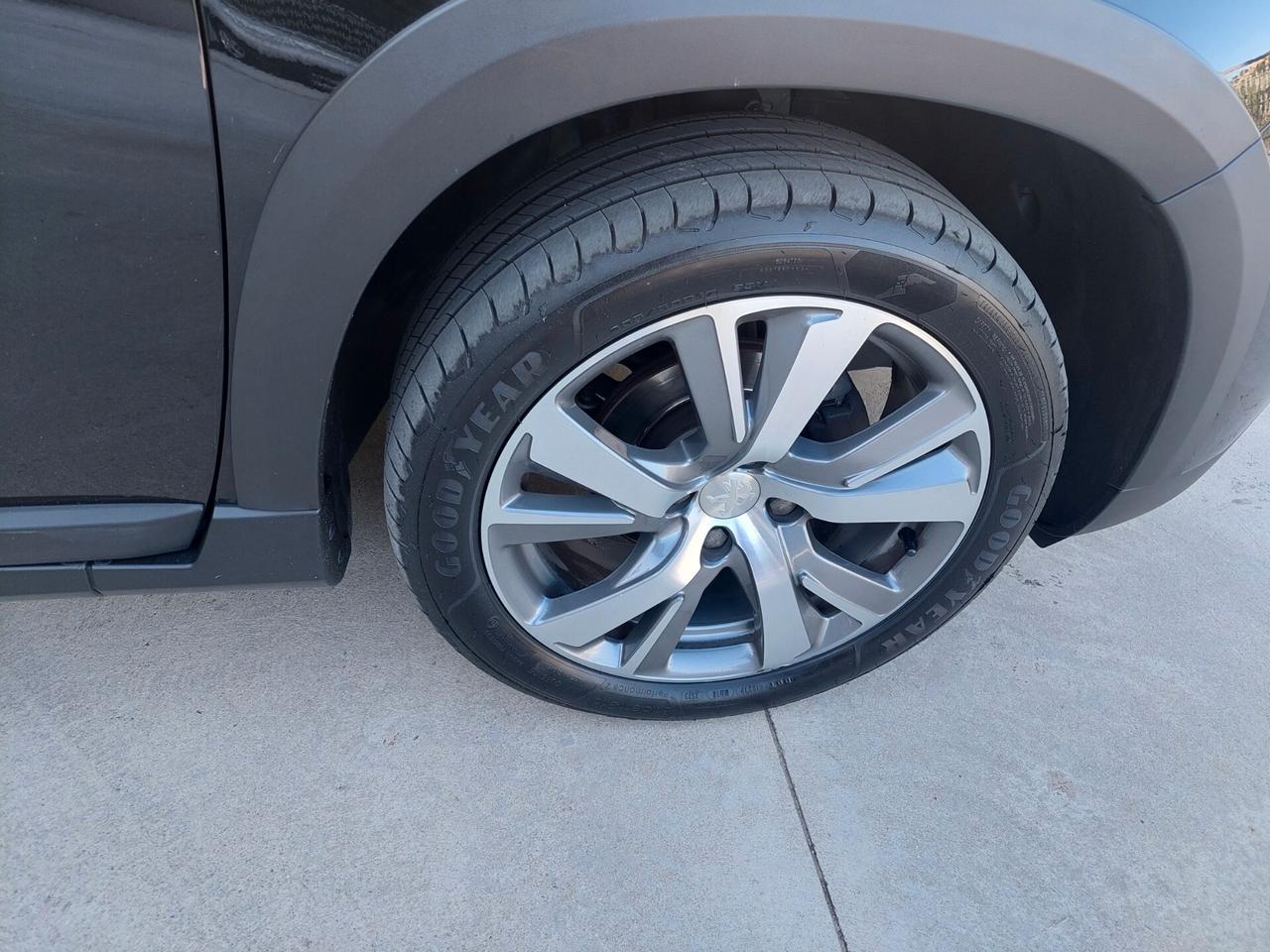 Peugeot 2008 BlueHDi 100 Allure SOLI 96.000KM