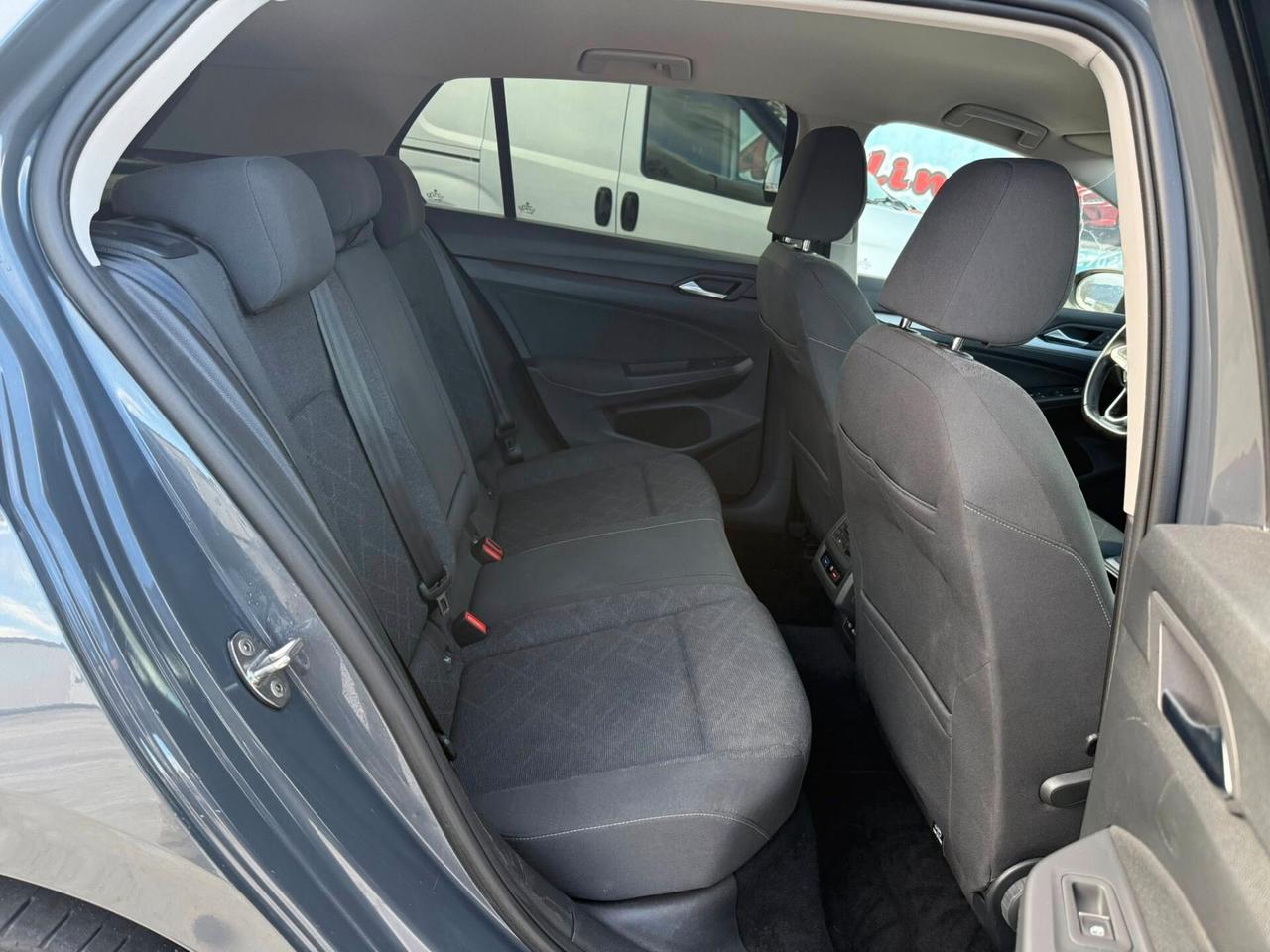 Volkswagen Golf 2.0 TDI -DSG- LUCI S-LED