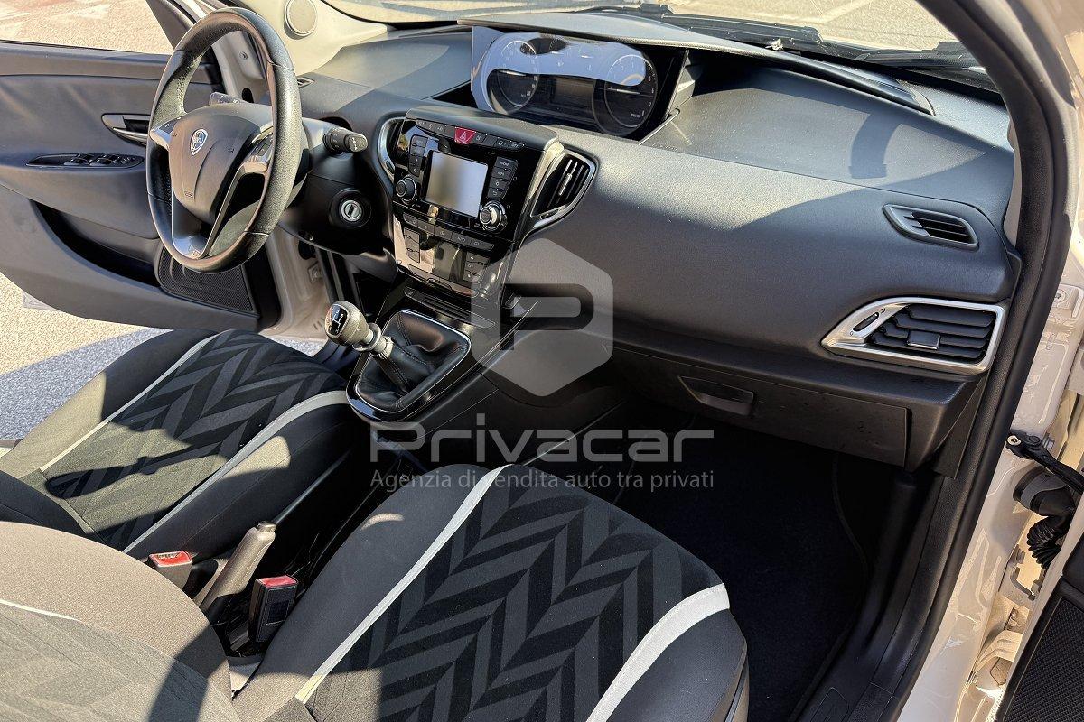 LANCIA Ypsilon 1.2 69 CV 5 porte Gold