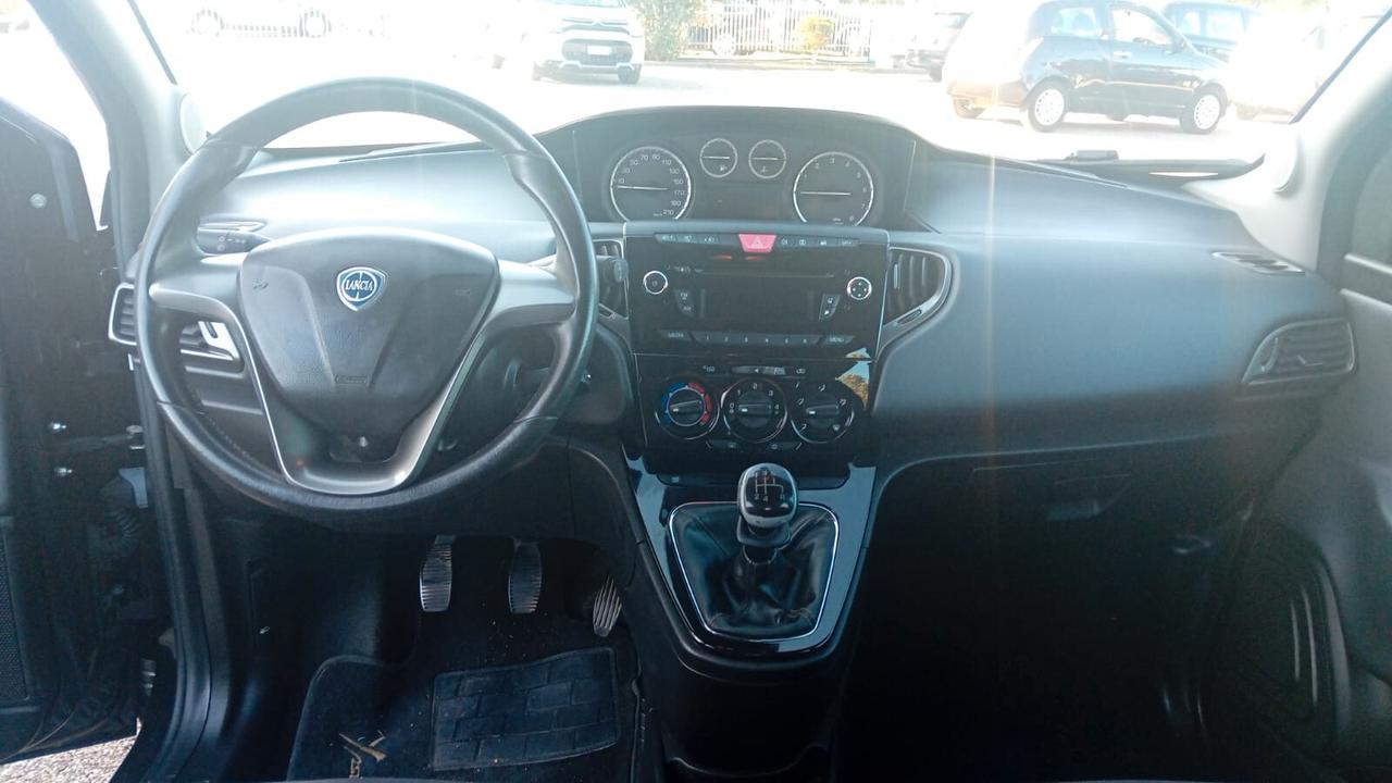 Lancia Ypsilon 1.2 69 CV 5 porte S&S Silver