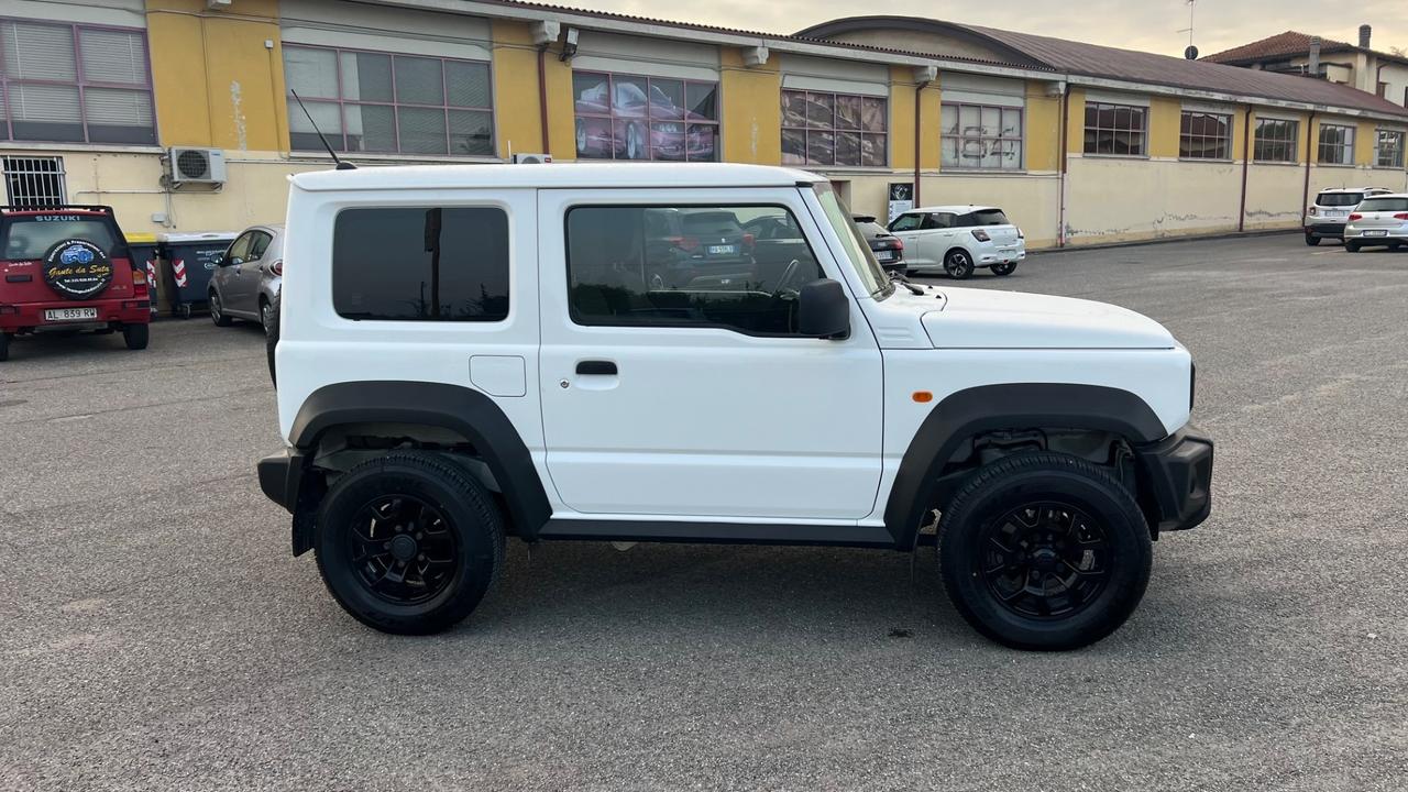 Suzuki Jimny 1.5 5MT PRO (N1)