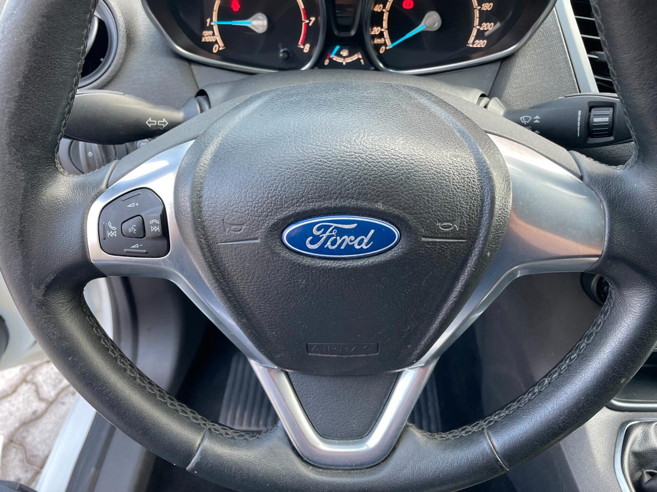 Ford Fiesta 1.2 60CV 5 porte Titanium IDONEA NEOPATENTATI