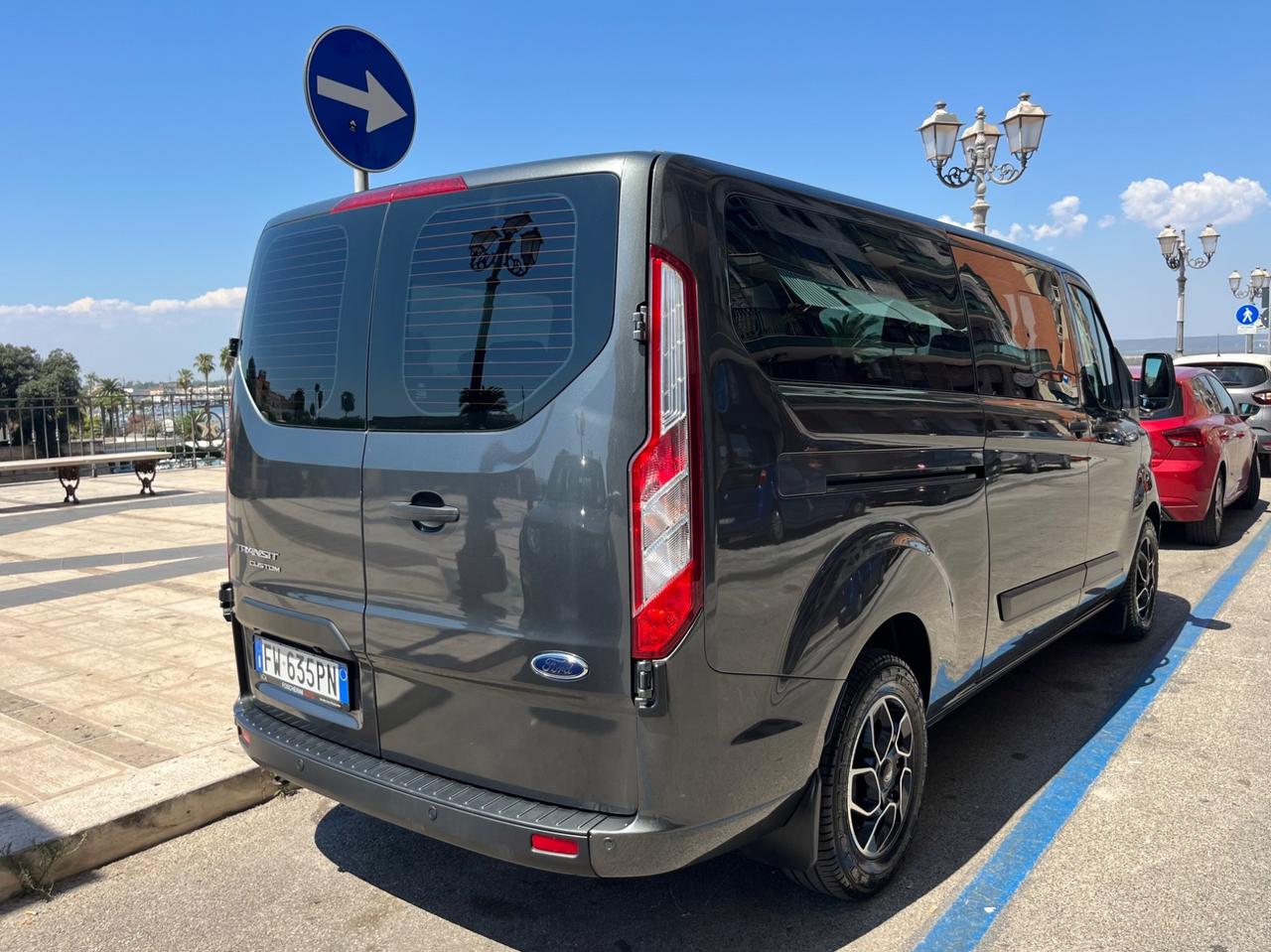 Ford Transit Custom 9 posti p.lungo C. Automatico