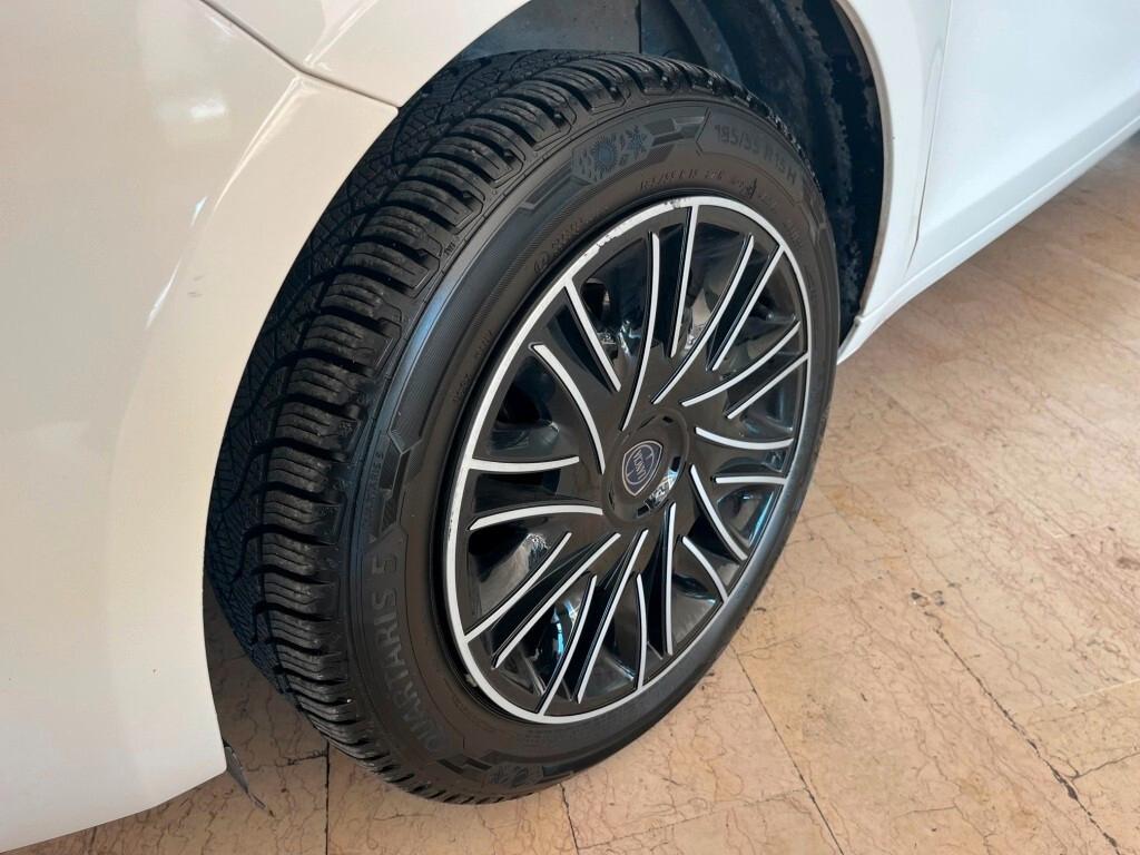 Lancia Ypsilon 1.2 69 Cv 5p Benzina