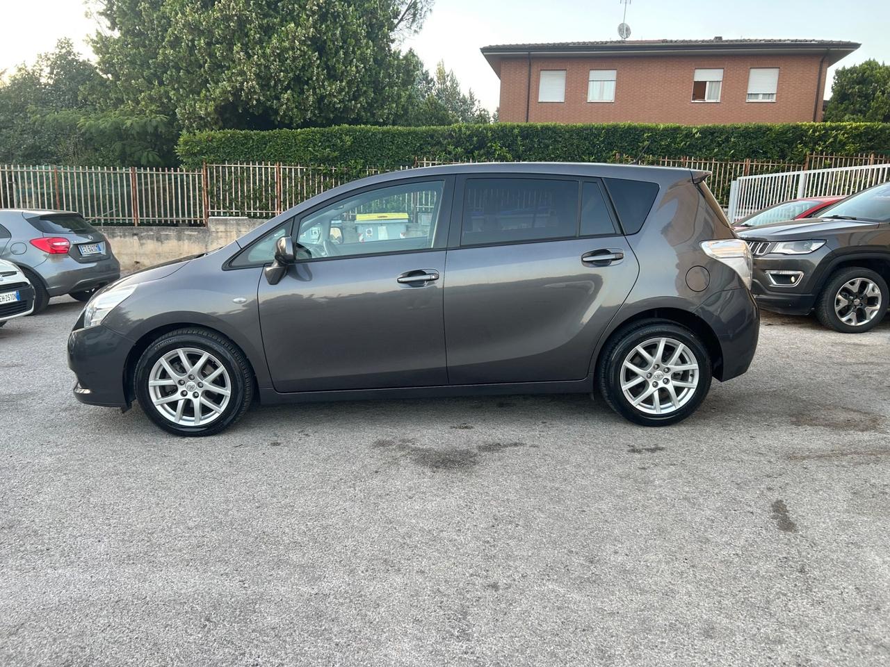 Toyota Verso 2.0 D tetto panoramico Euro5