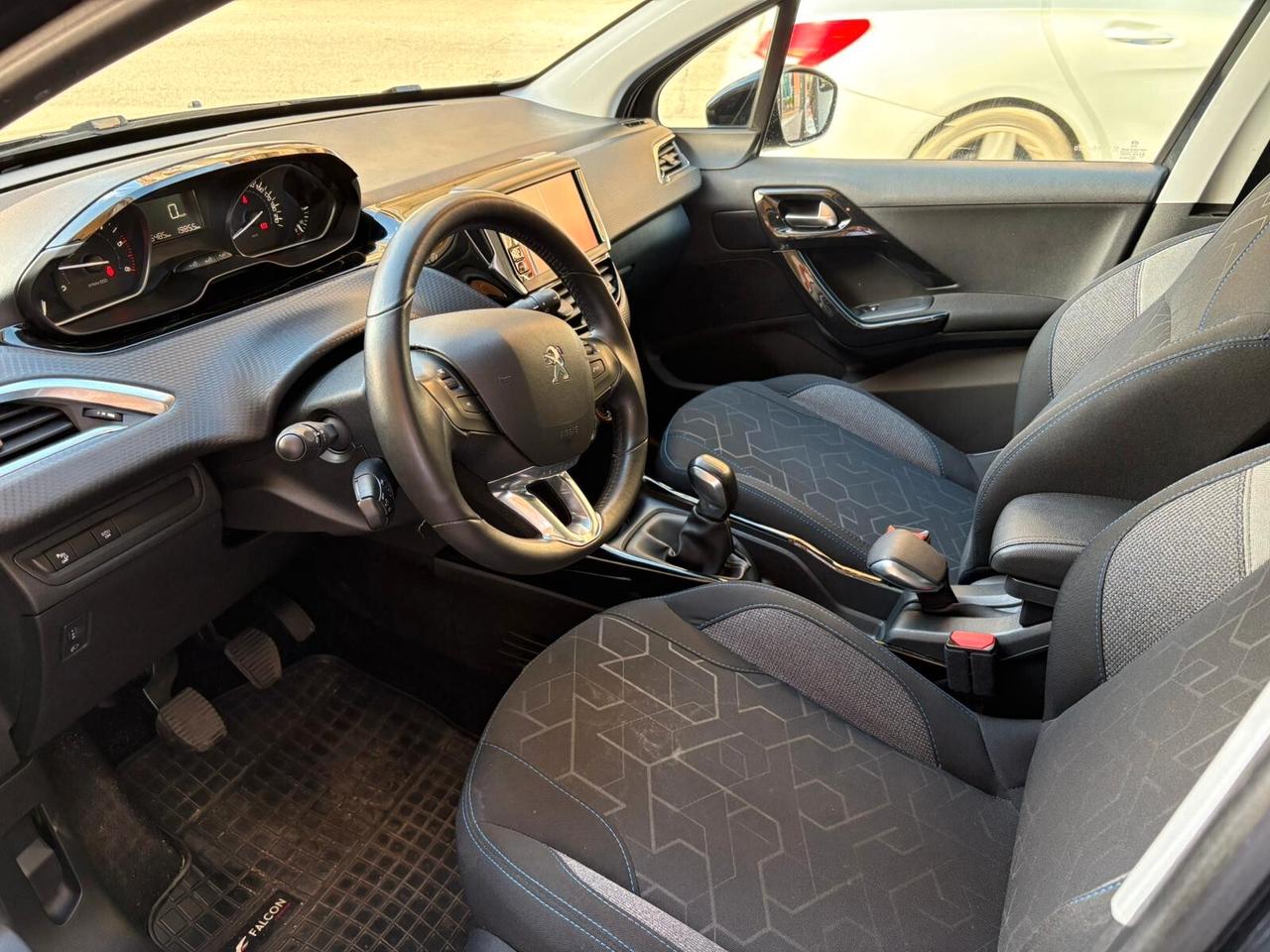 Peugeot 2008 BlueHDi 100 S&S Signature