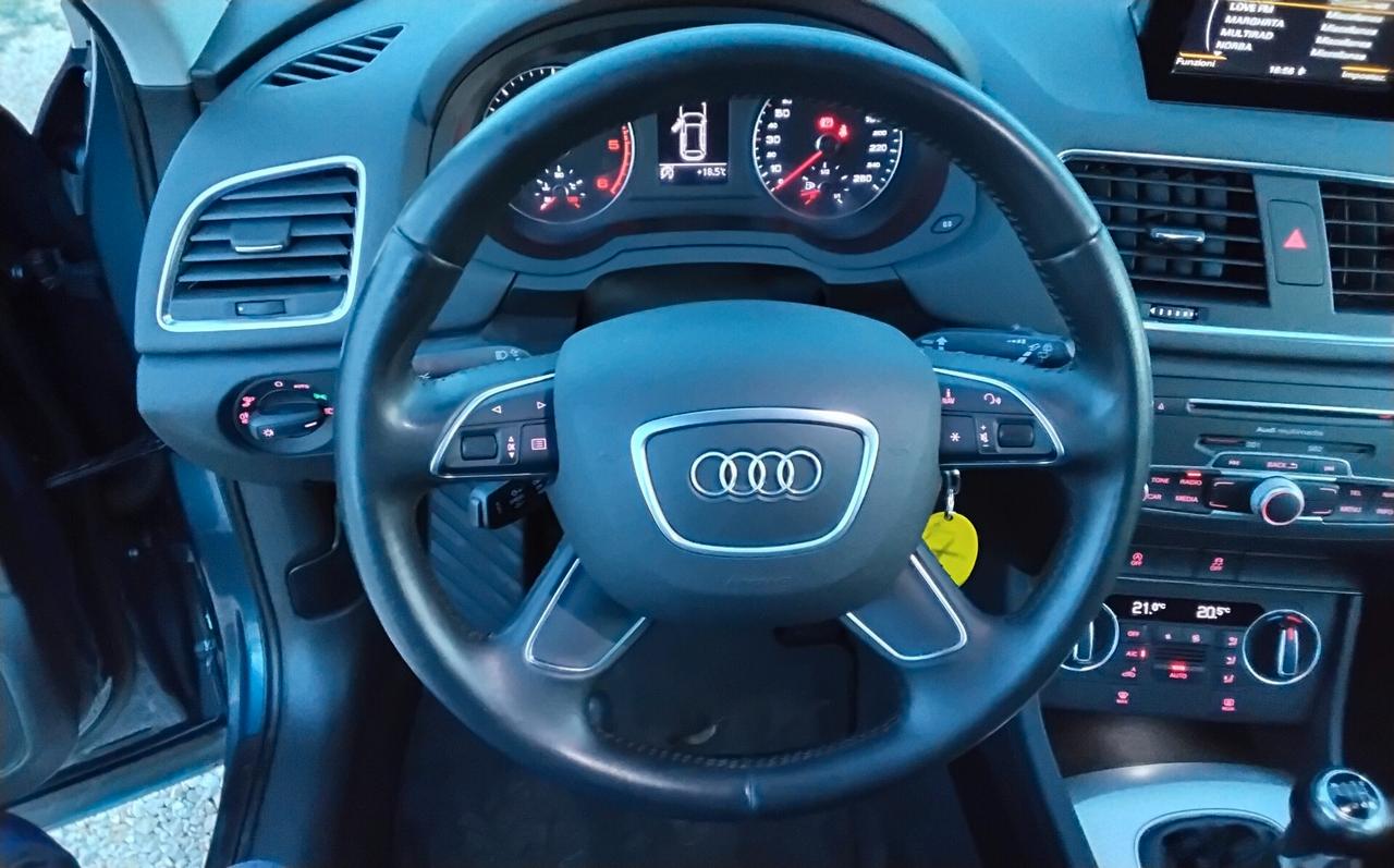 Audi Q3 2.0 TDI 120 CV Business