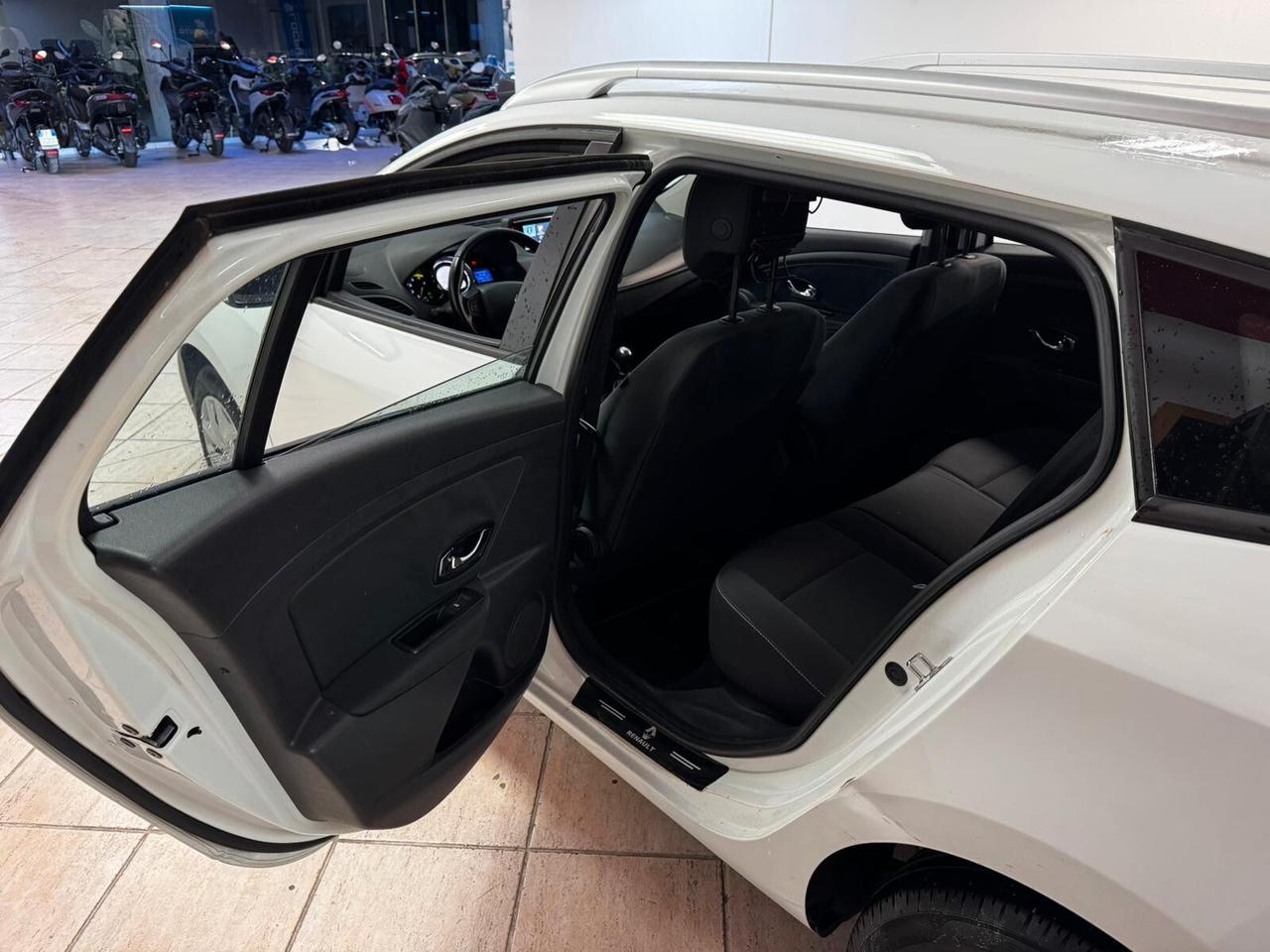 RENAULT MEGANE 1.5 DIESEL 110CV SUPER ACCESSORIATA