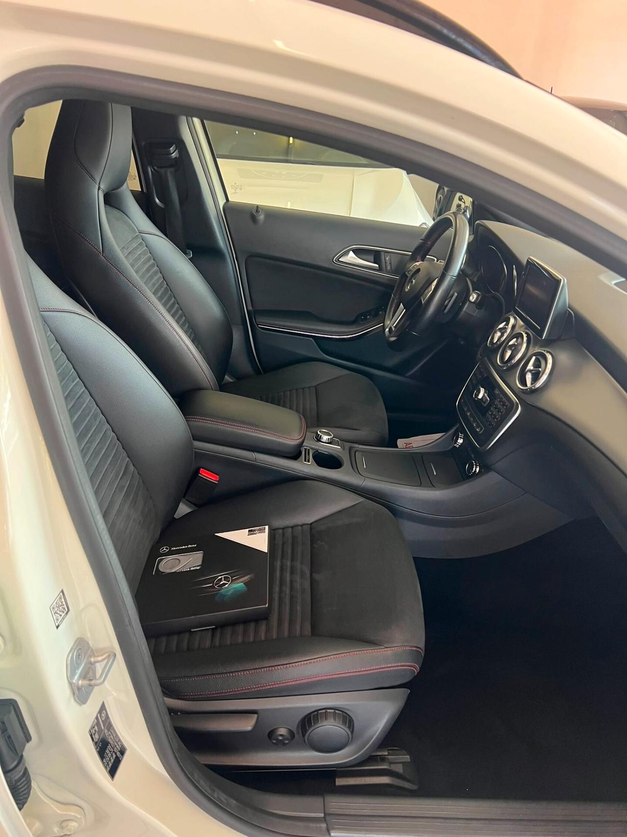 Mercedes-benz GLA 200 GLA-X156 d (cdi) Premium 4matic AUTO