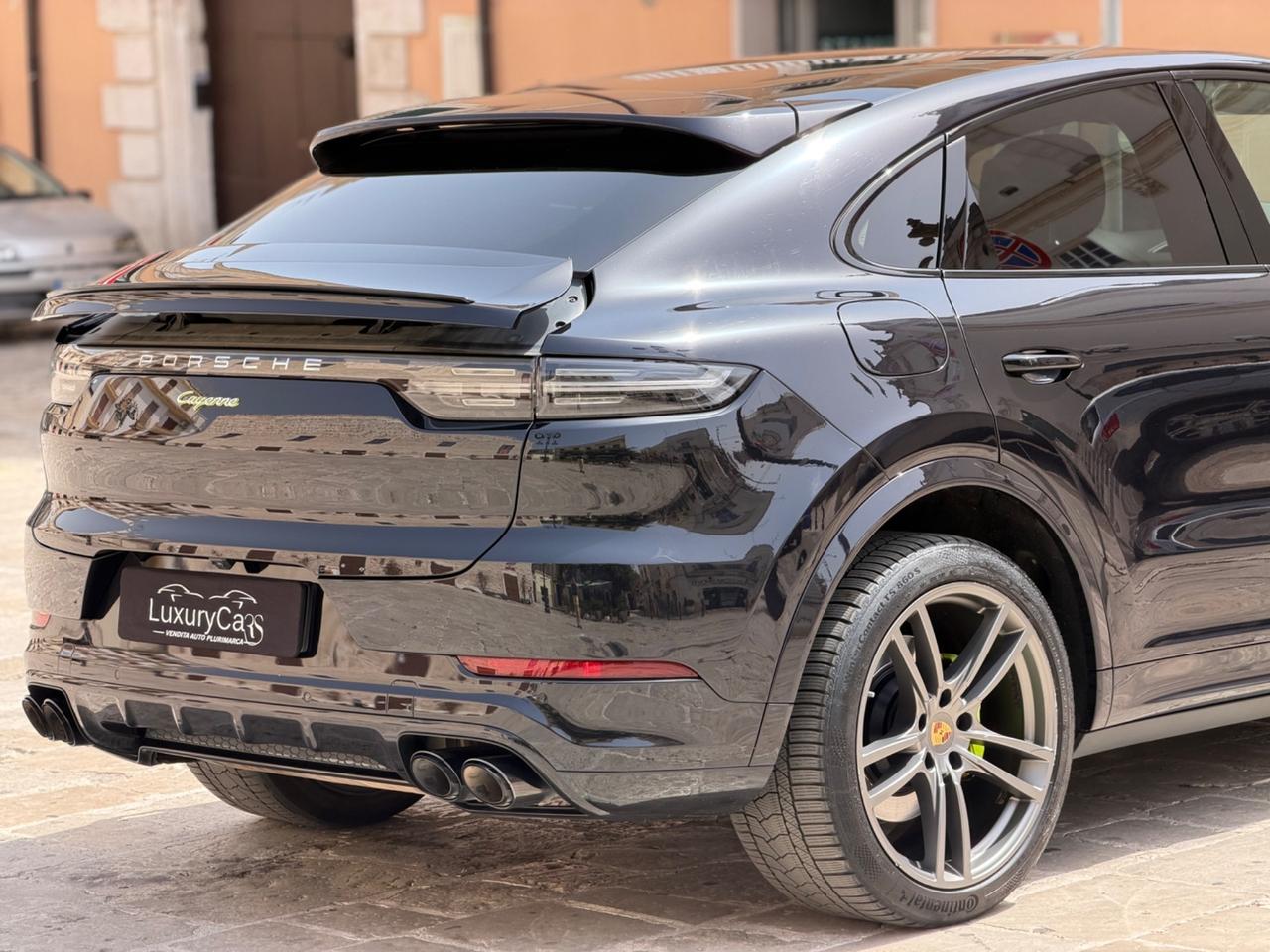 Porsche Cayenne COUPE 3.0 V6 462 CV E-HYBRID