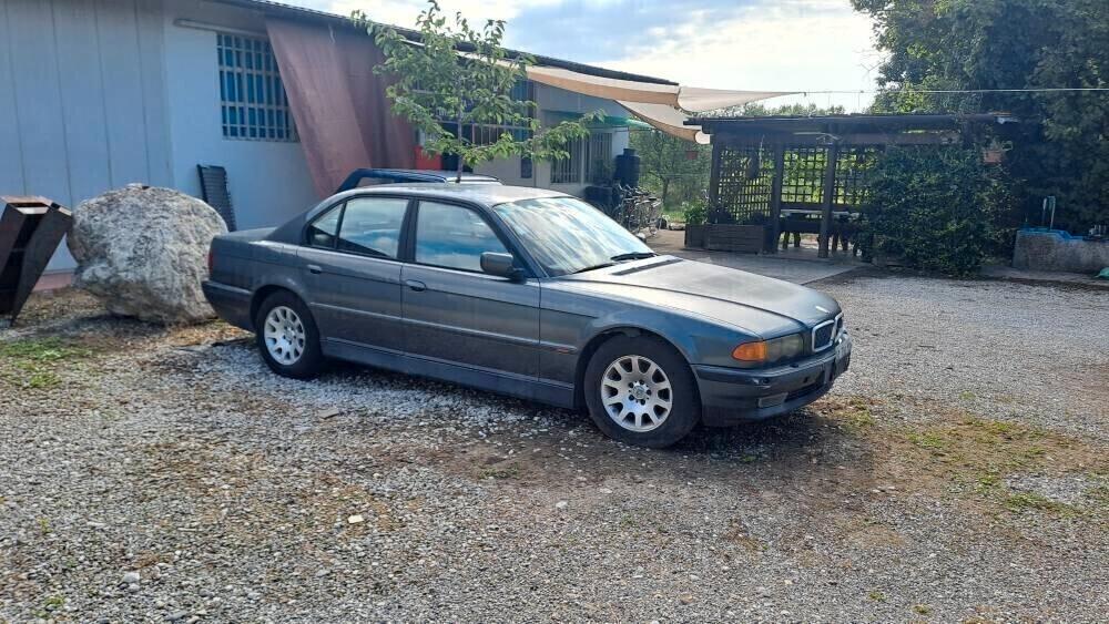 Bmw 740 744 V8 da restaurare