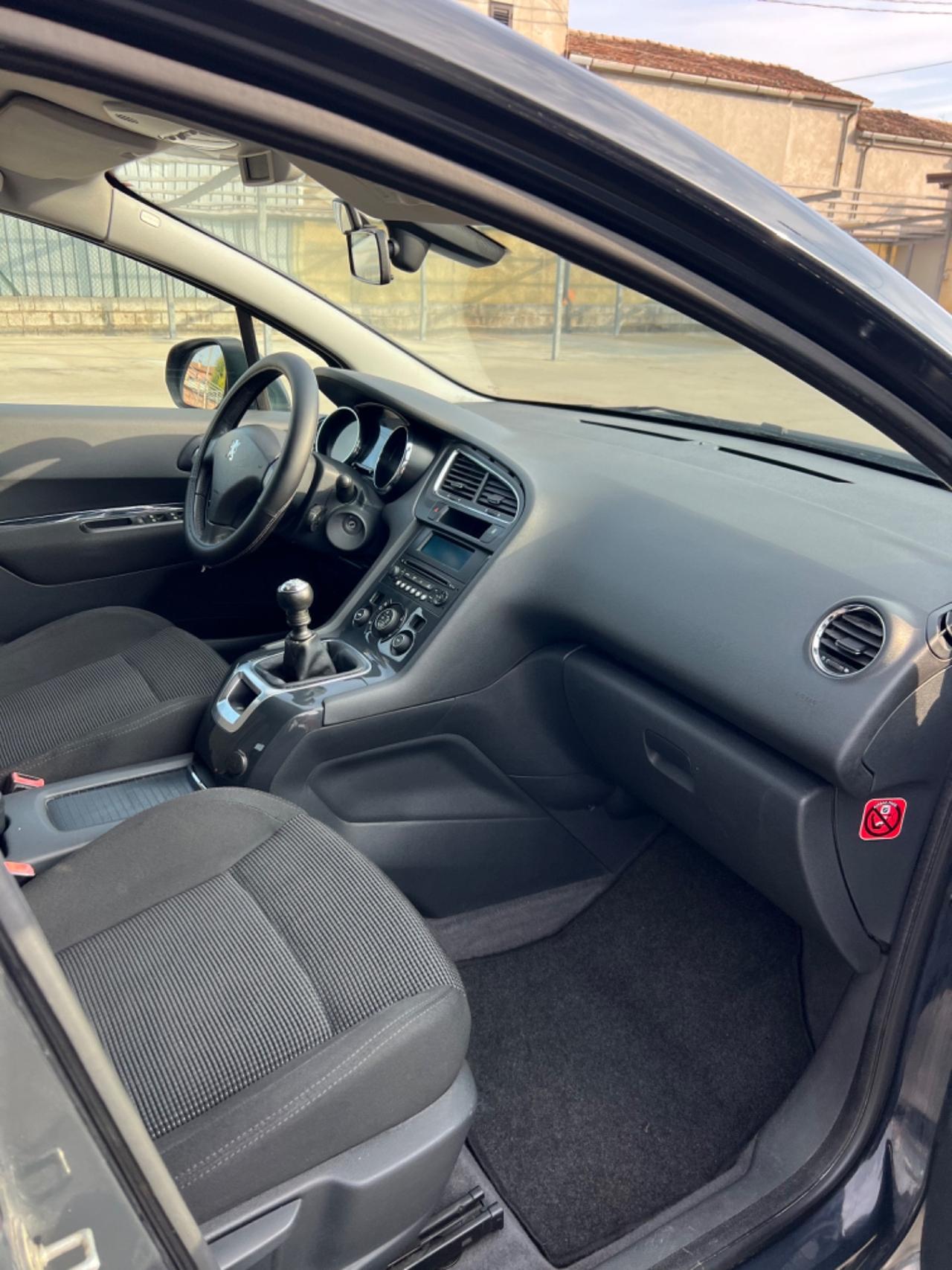 Peugeot 5008 1.6 HDi 112CV Premium